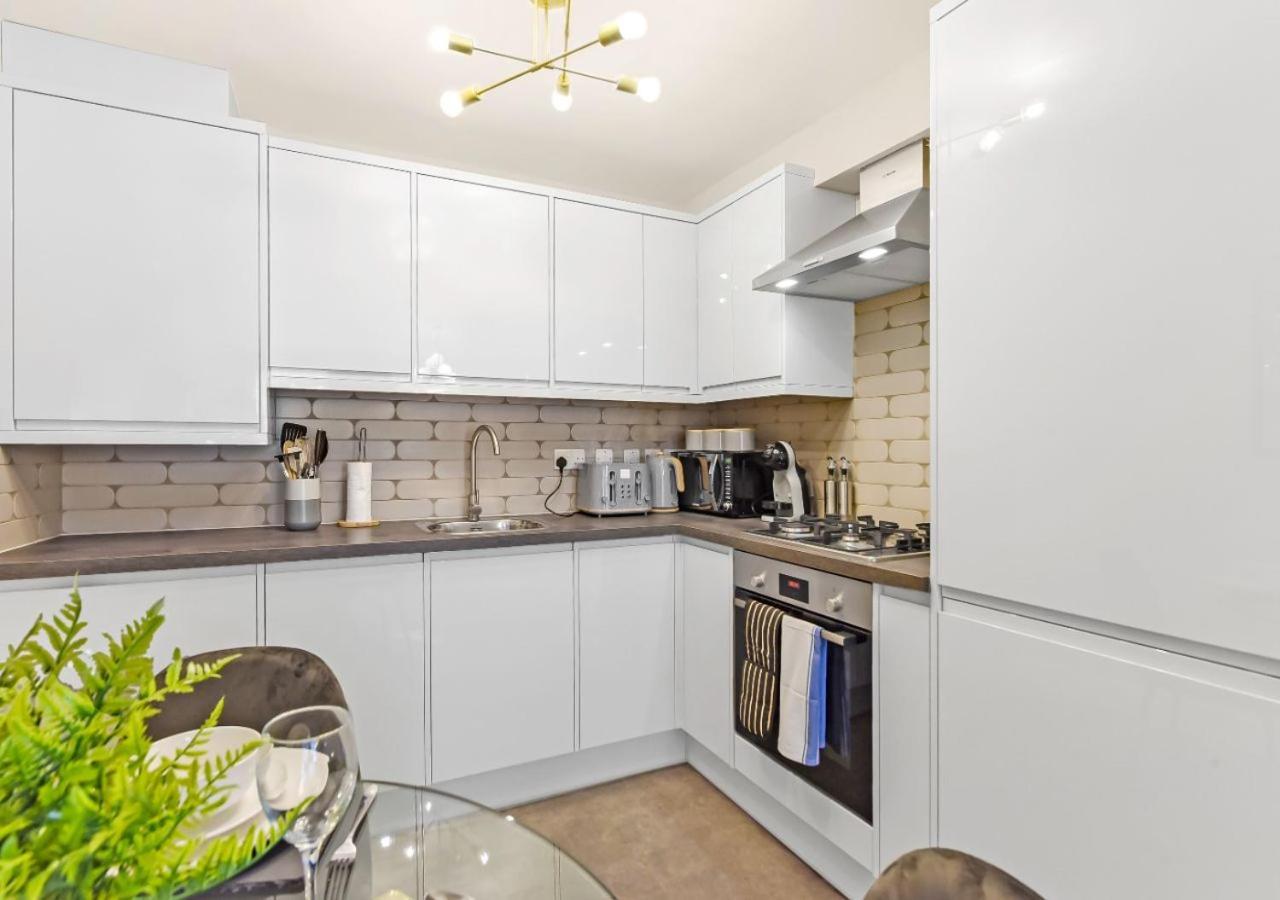 Charm: Stylish & Comfy 2br Flat In Leilighet London