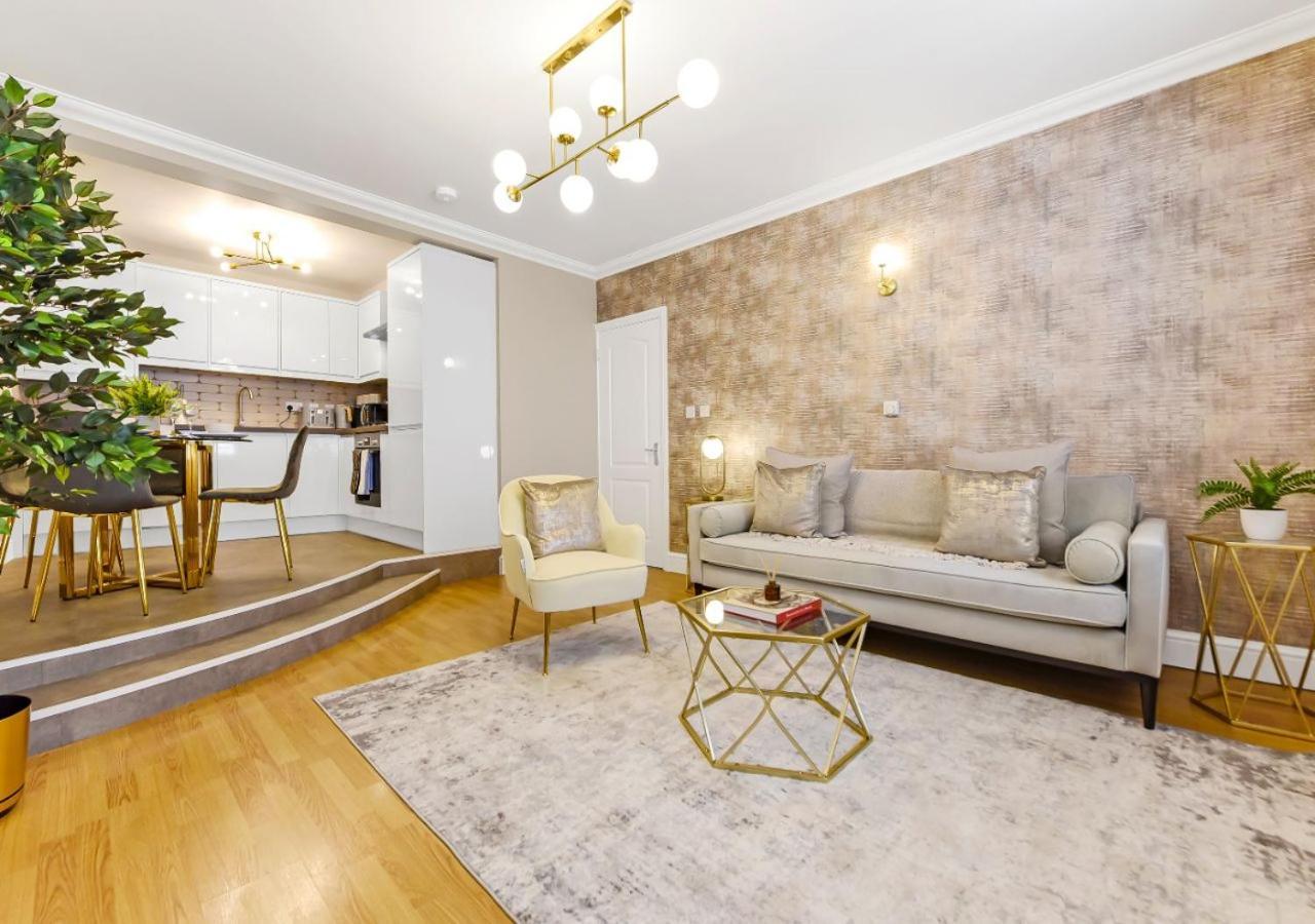 Charm: Stylish & Comfy 2br Flat In Leilighet