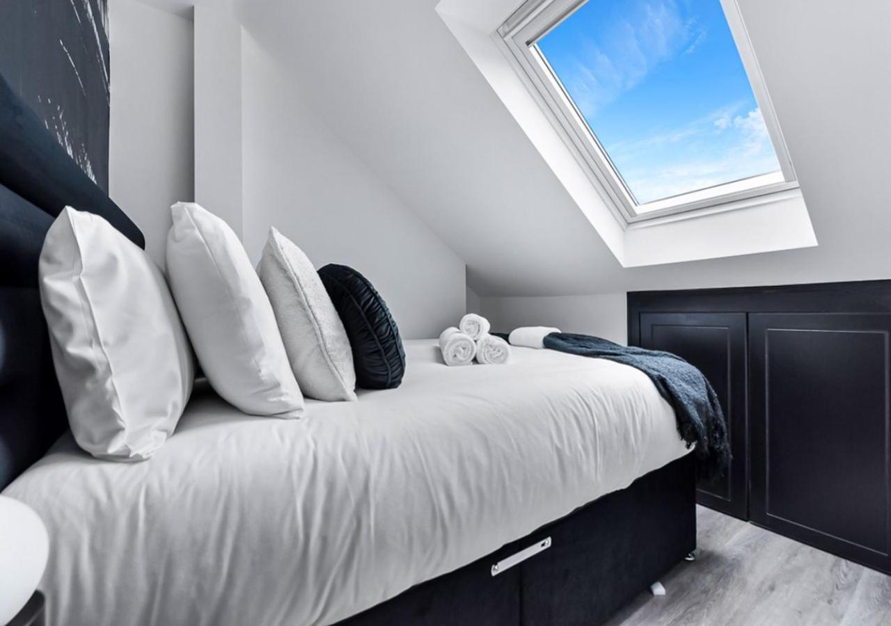 Bright & Colourful House - For A Large Groups Apartment London