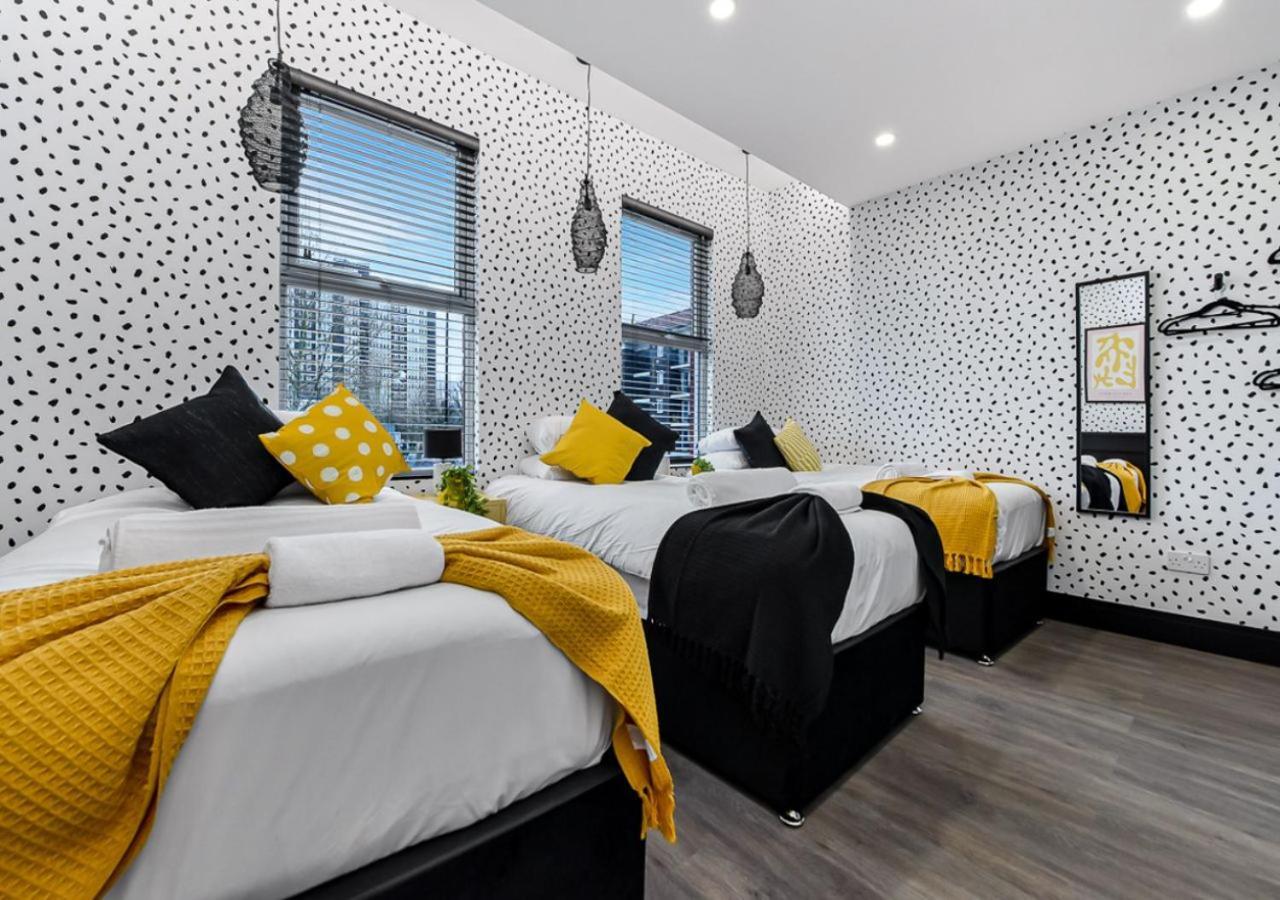 Apartment Bright & Colourful House - For A Large Groups London
