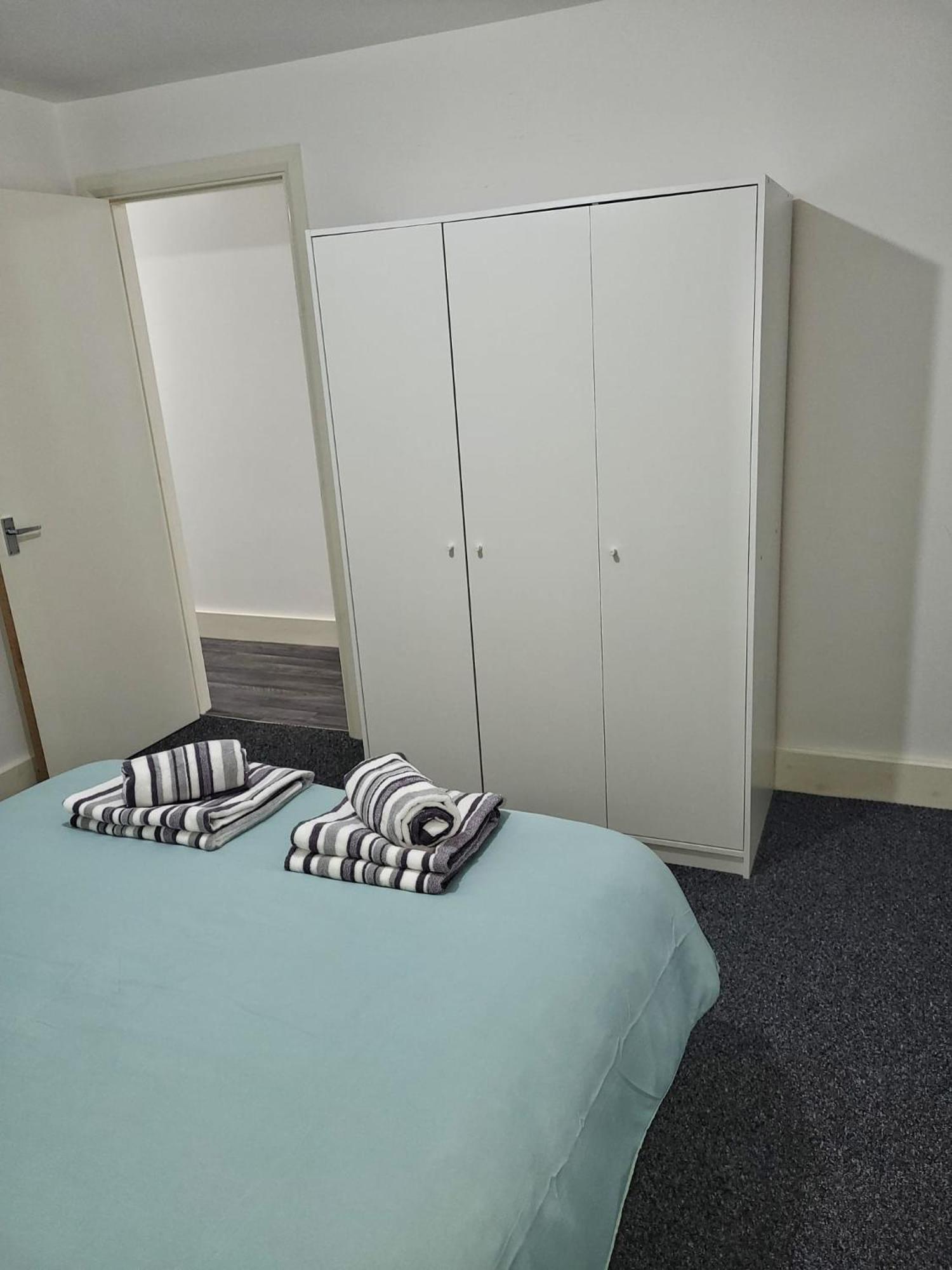 Lovely 2-bed Fully Refurbished House In Ferienhaus London