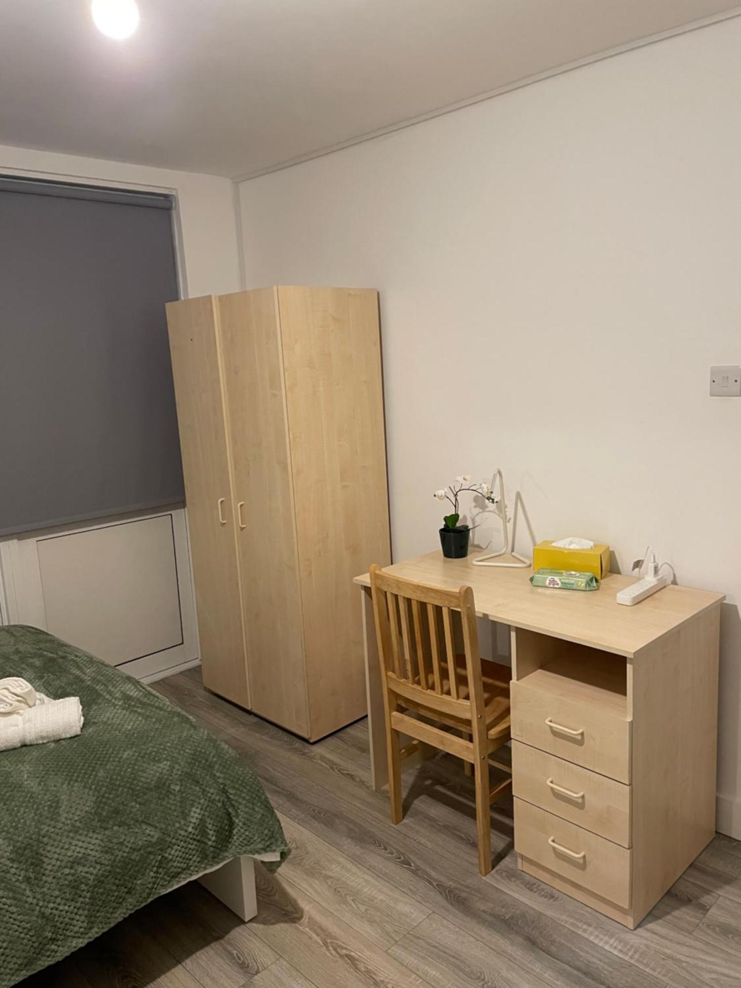 Lovely Triple And Quadruple In Euston & Square In Londres