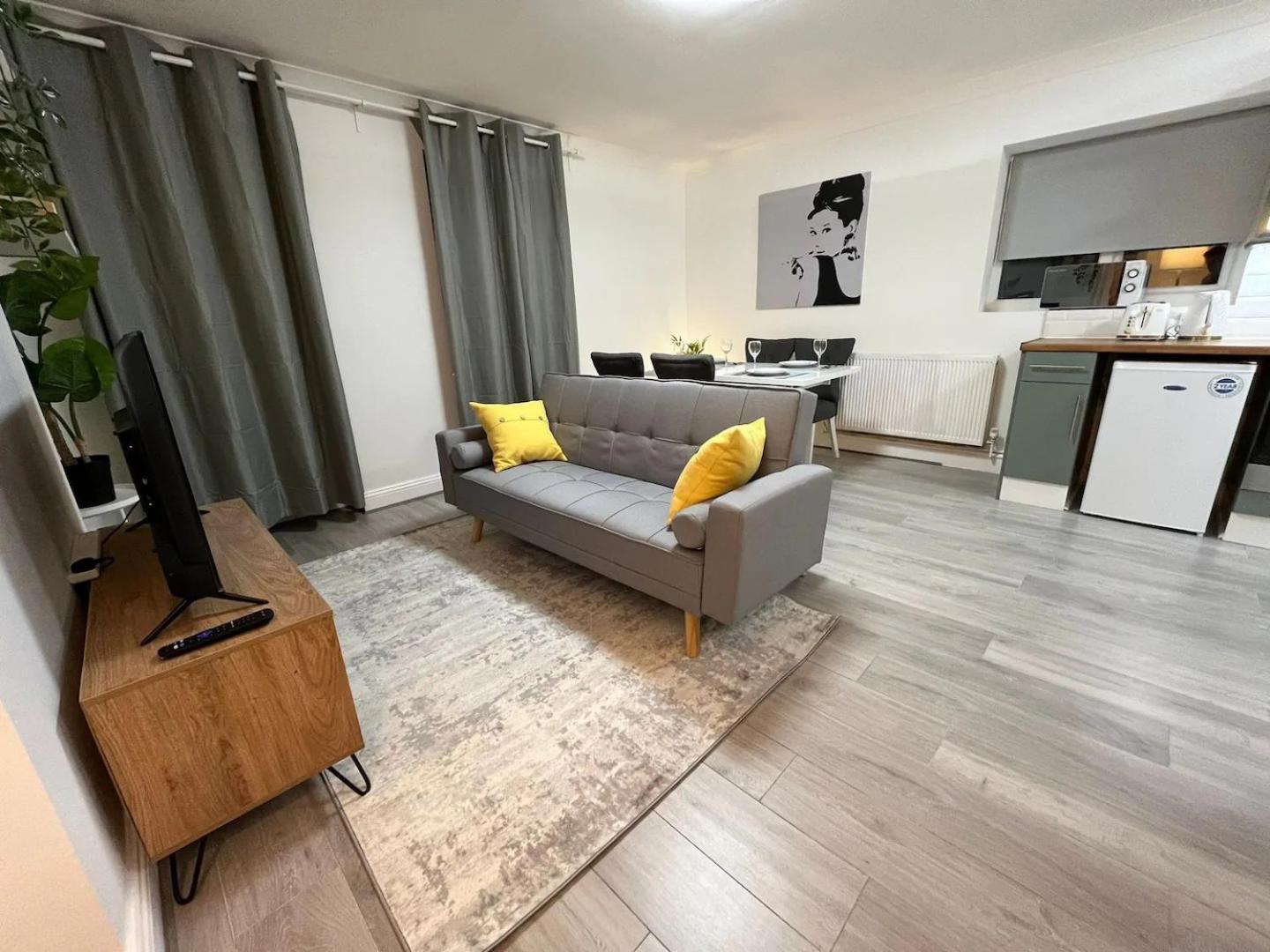 Contemporary Style In The Heart Of Leilighet London