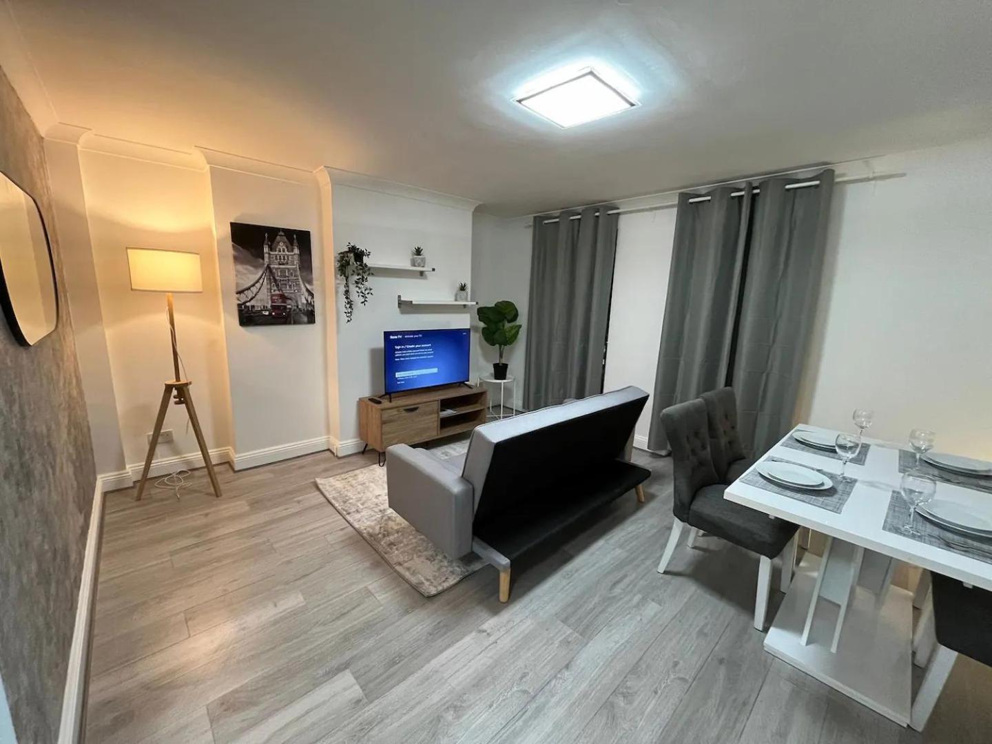 Contemporary Style In The Heart Of Leilighet
