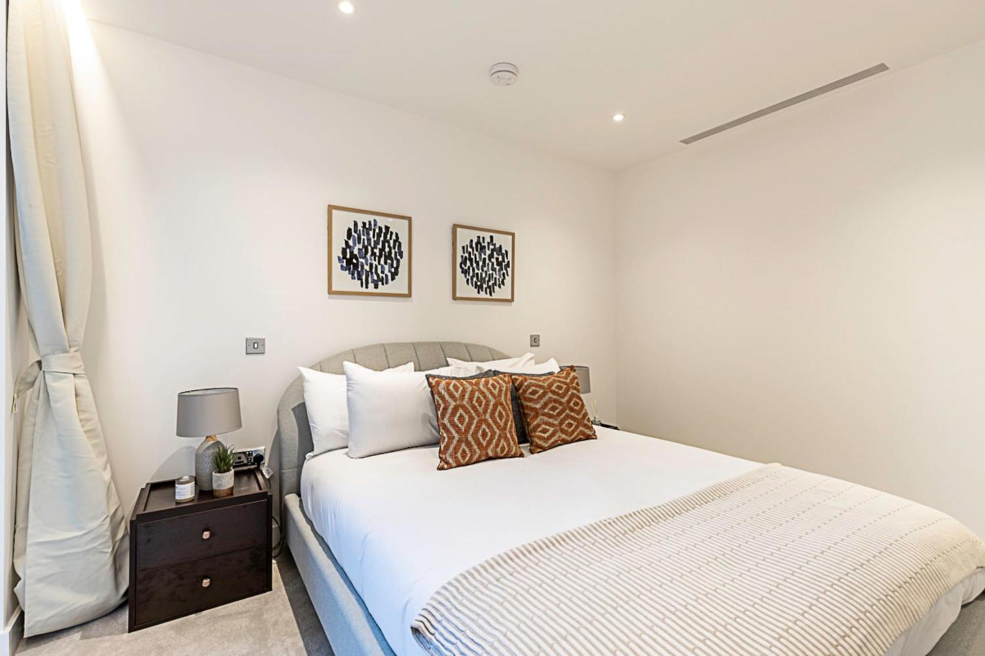 Apartment Chic And Sleek Oasis *