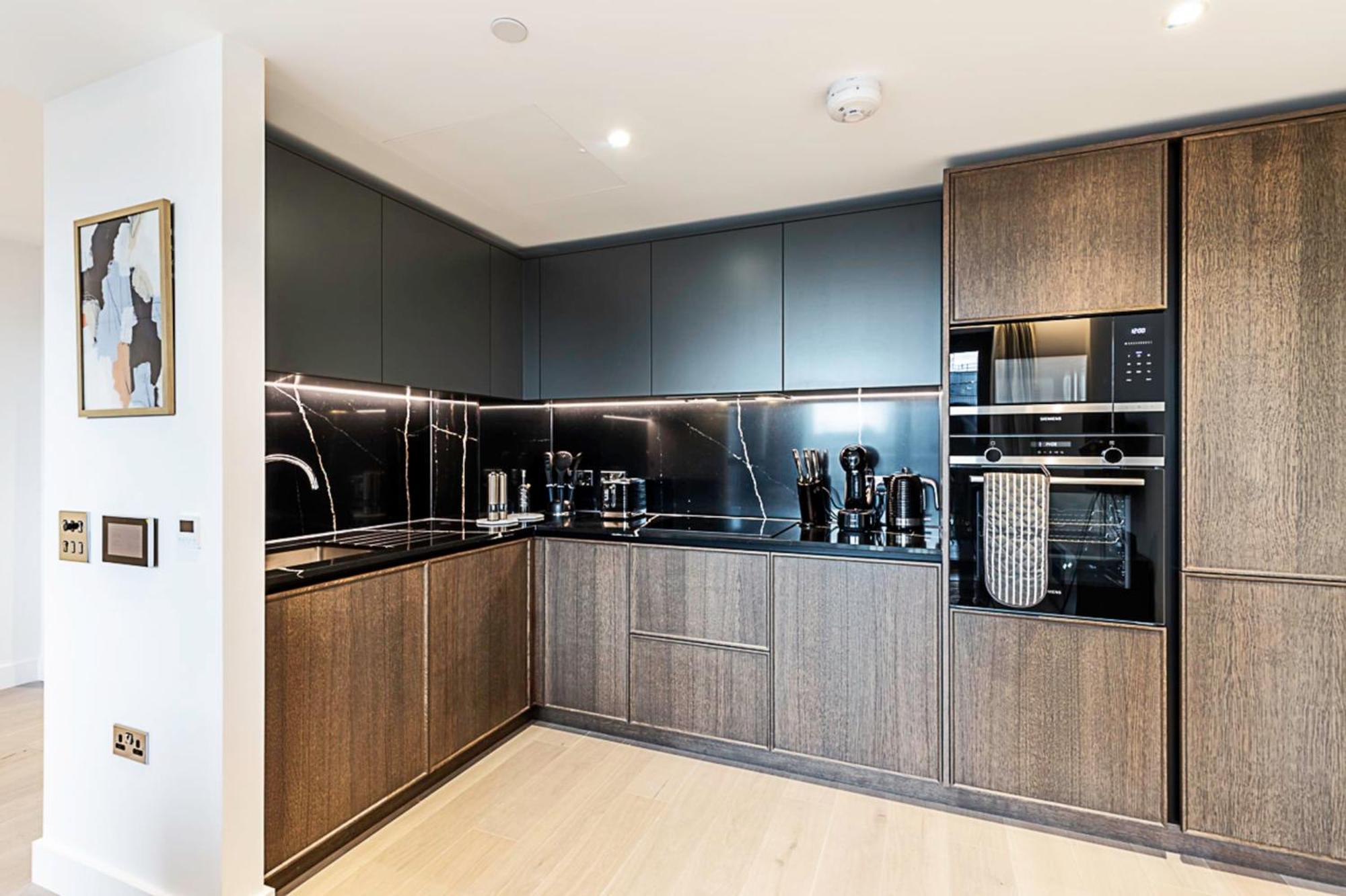 Chic And Sleek Oasis Apartment *