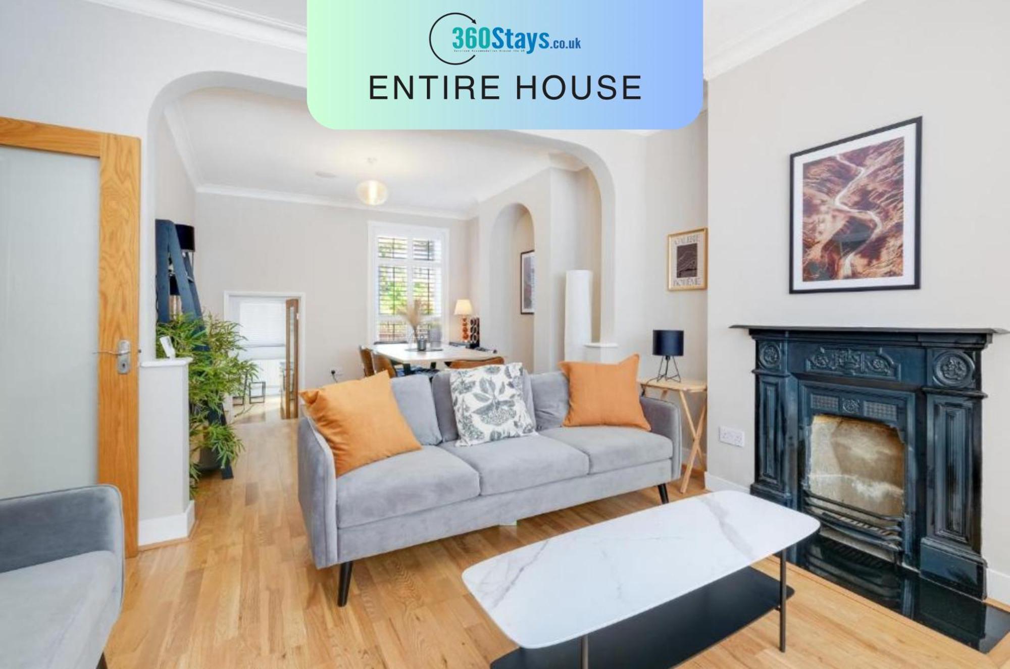 Luxury 3 Bedroom 2 Bathroom House, Fulham By 360stays Holiday home London
