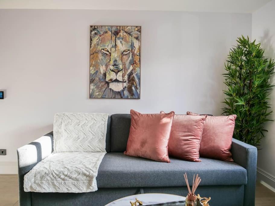 Stylish Retreat For Your Short Getaway Apartment