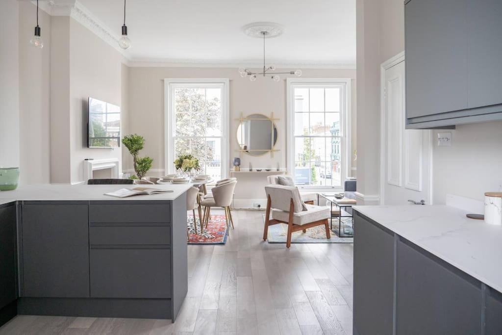 Spectacular Flat Located In Prime Notting Hill Appartement Londres