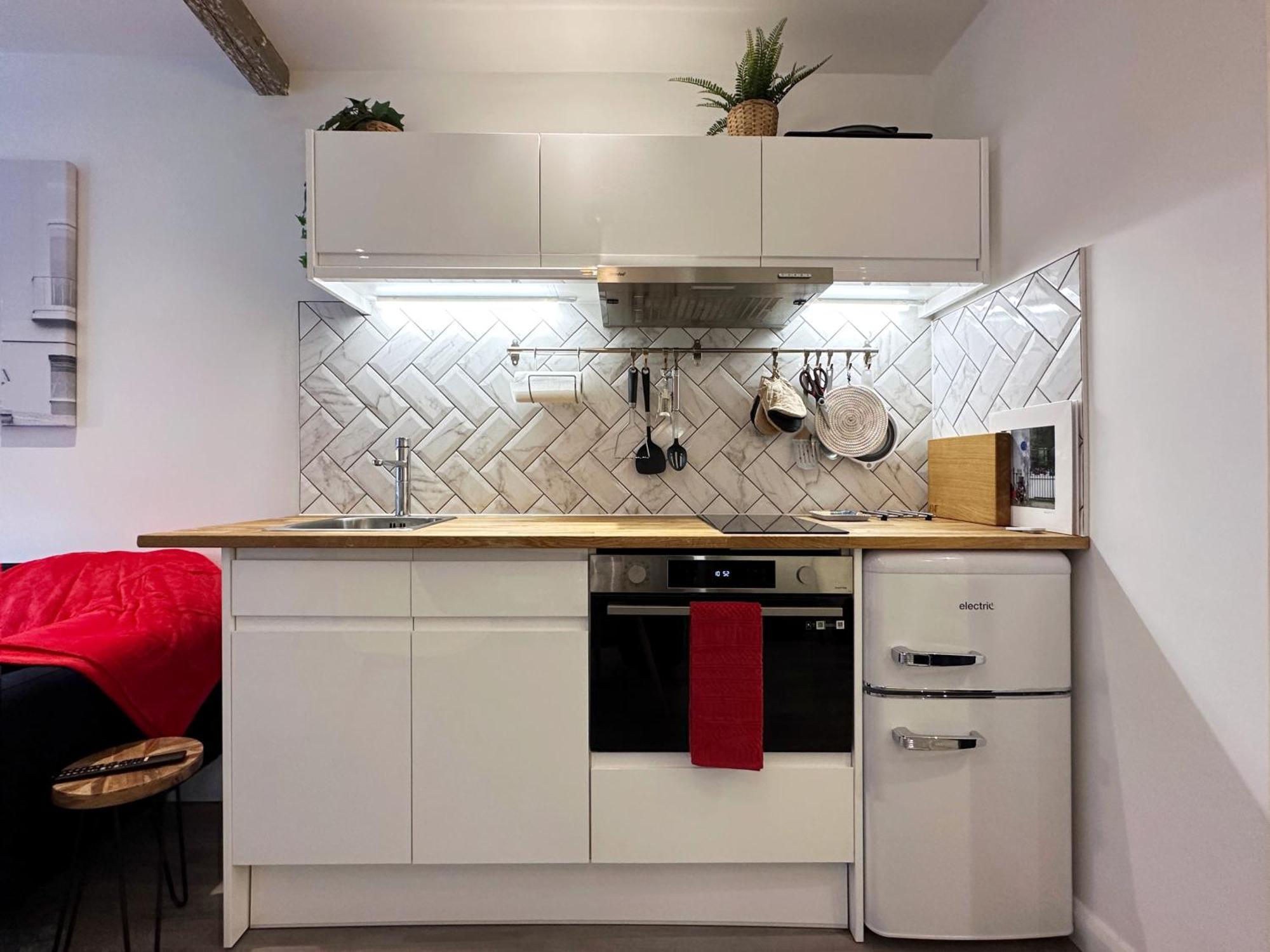 Kensington Studio Hosted By Airoperate Near Notting Hill - 1 Double Bed , 1 Sofa Bed, Ground Floor Via Private Entrance *