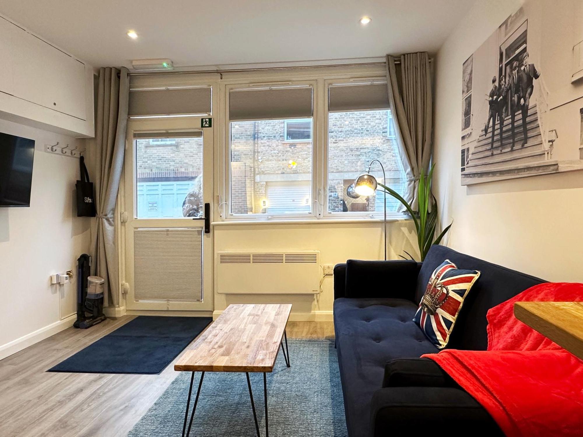 Kensington Studio Hosted By Airoperate Near Notting Hill - 1 Double Bed , 1 Sofa Bed, Ground Floor Via Private Entrance Apartment London