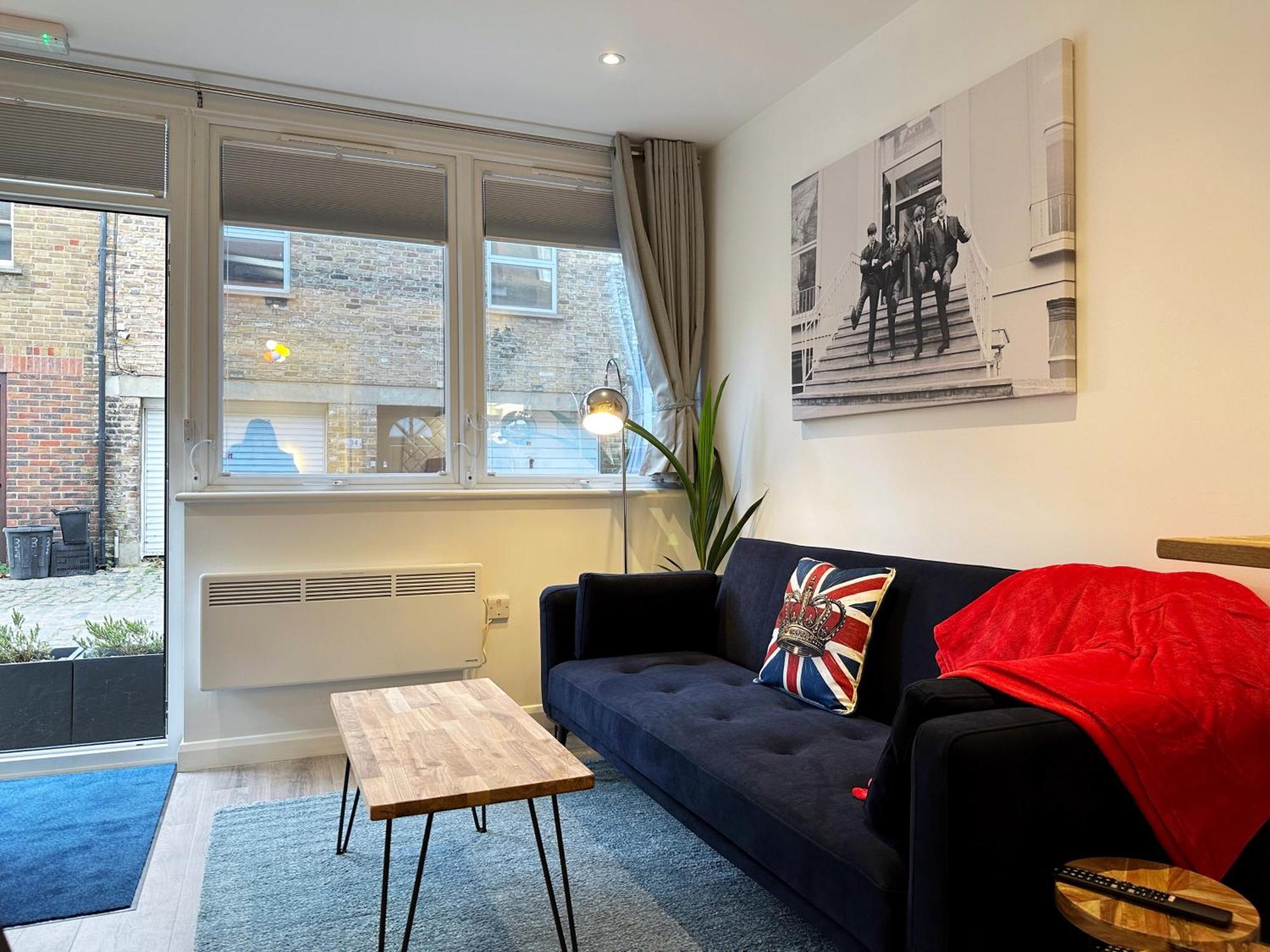 Apartment Kensington Studio Hosted By Airoperate Near Notting Hill - 1 Double Bed , 1 Sofa Bed, Ground Floor Via Private Entrance London