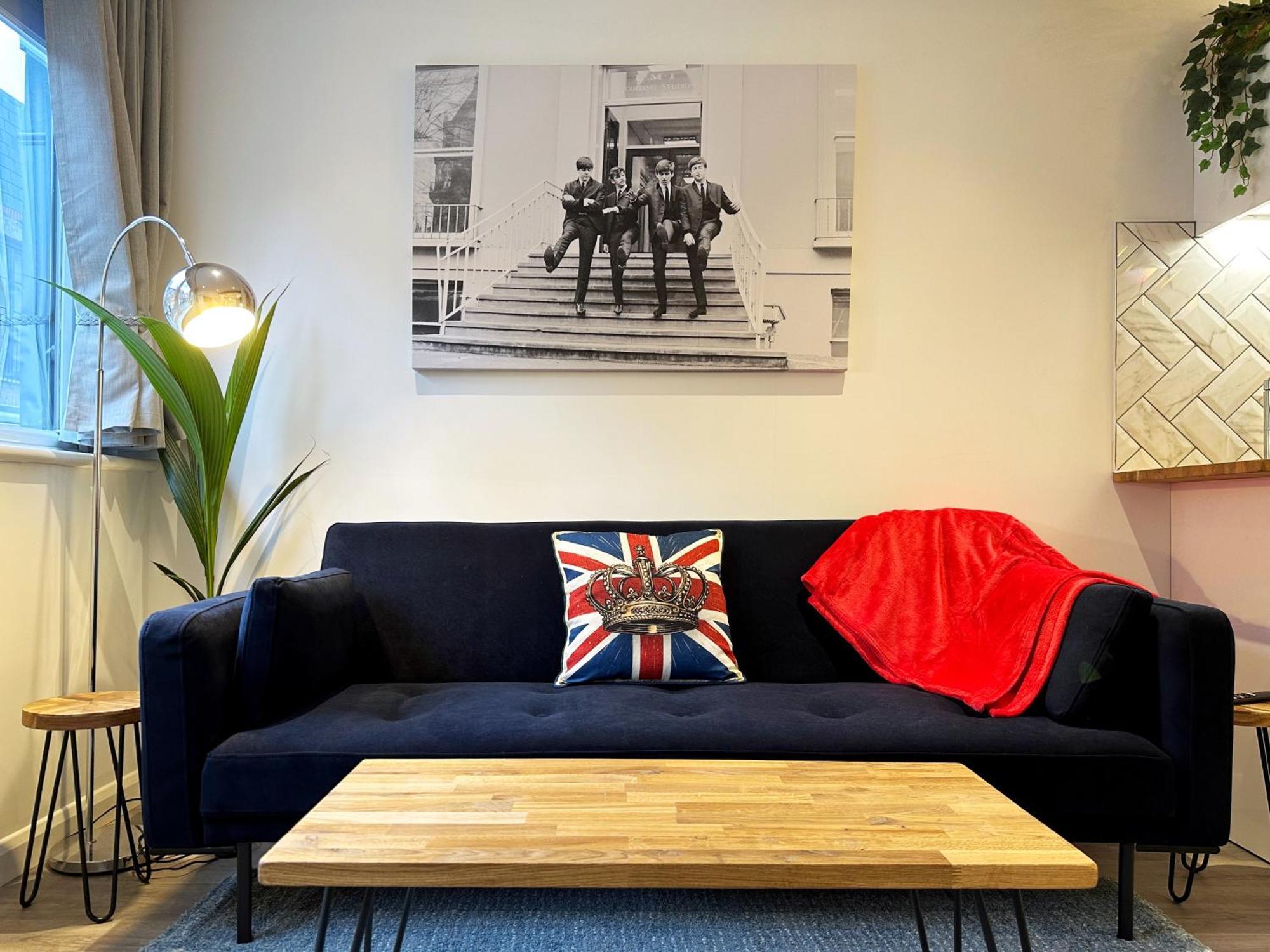 Kensington Studio Hosted By Airoperate Near Notting Hill - 1 Double Bed , 1 Sofa Bed, Ground Floor Via Private Entrance Apartment London