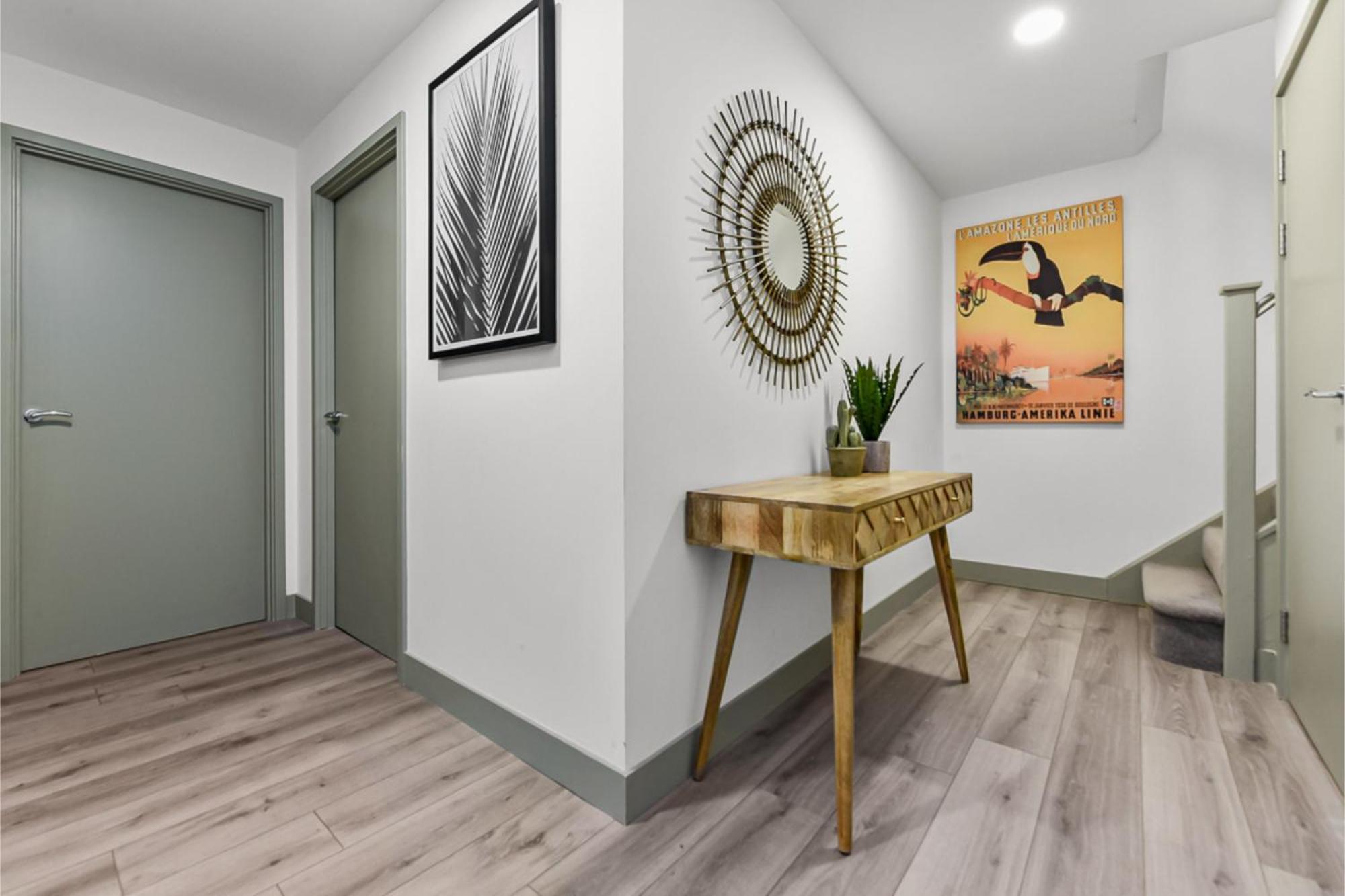 Apartment Earthy Elegance: Nature Inspired Flat In Prime Location *