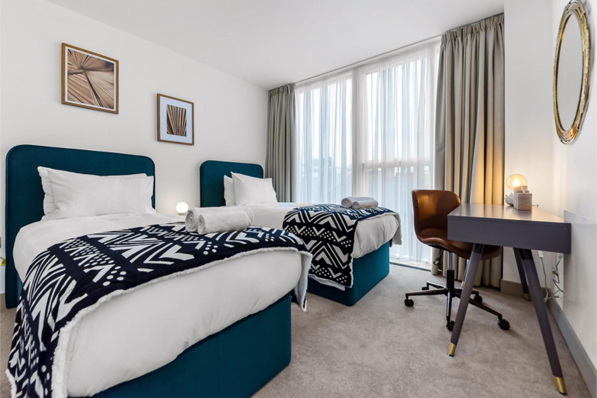 Earthy Elegance: Nature Inspired Flat In Prime Location London