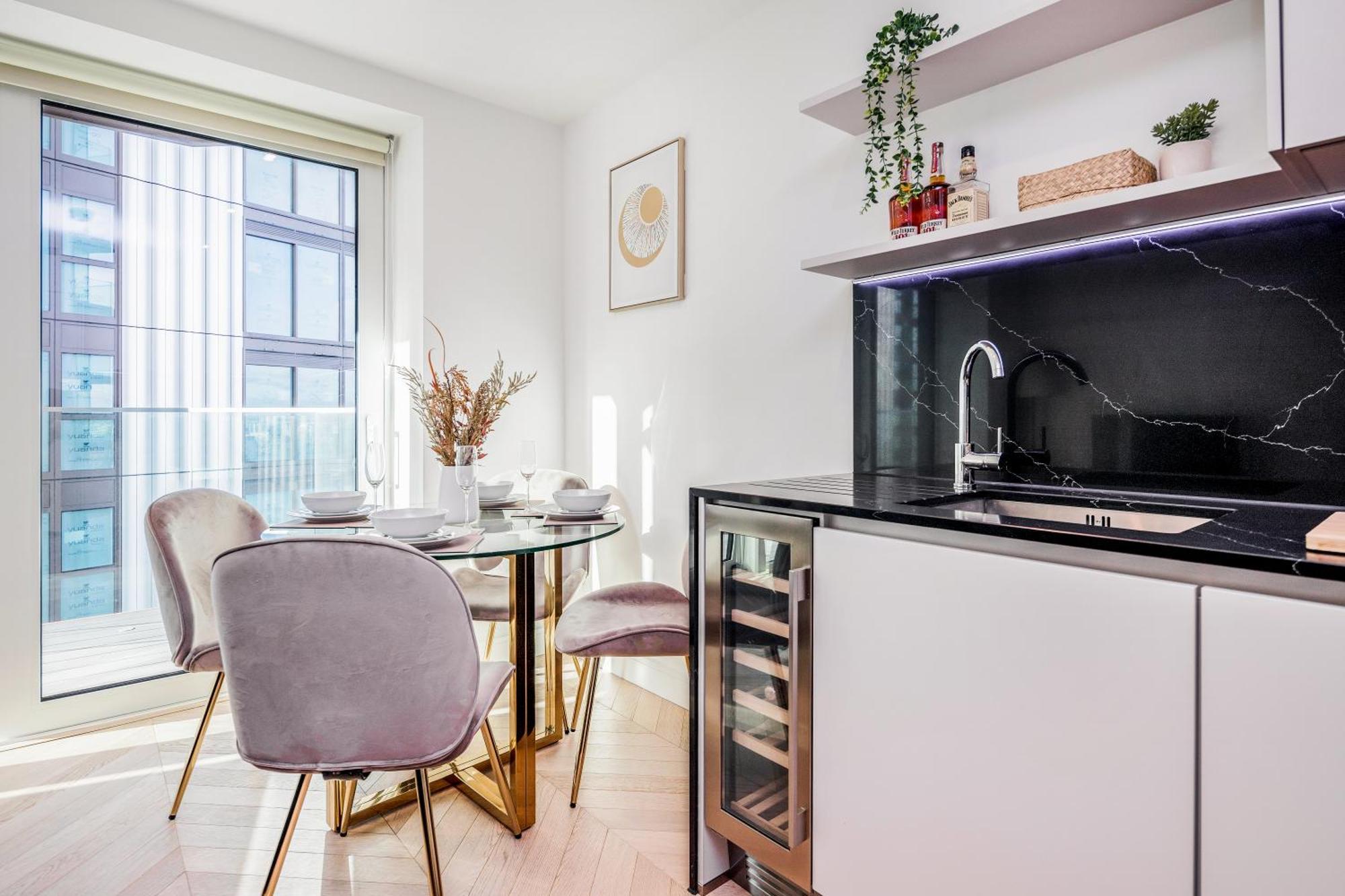 Appartamento New Riverside Sleeps 5 Easy To Tour Londra