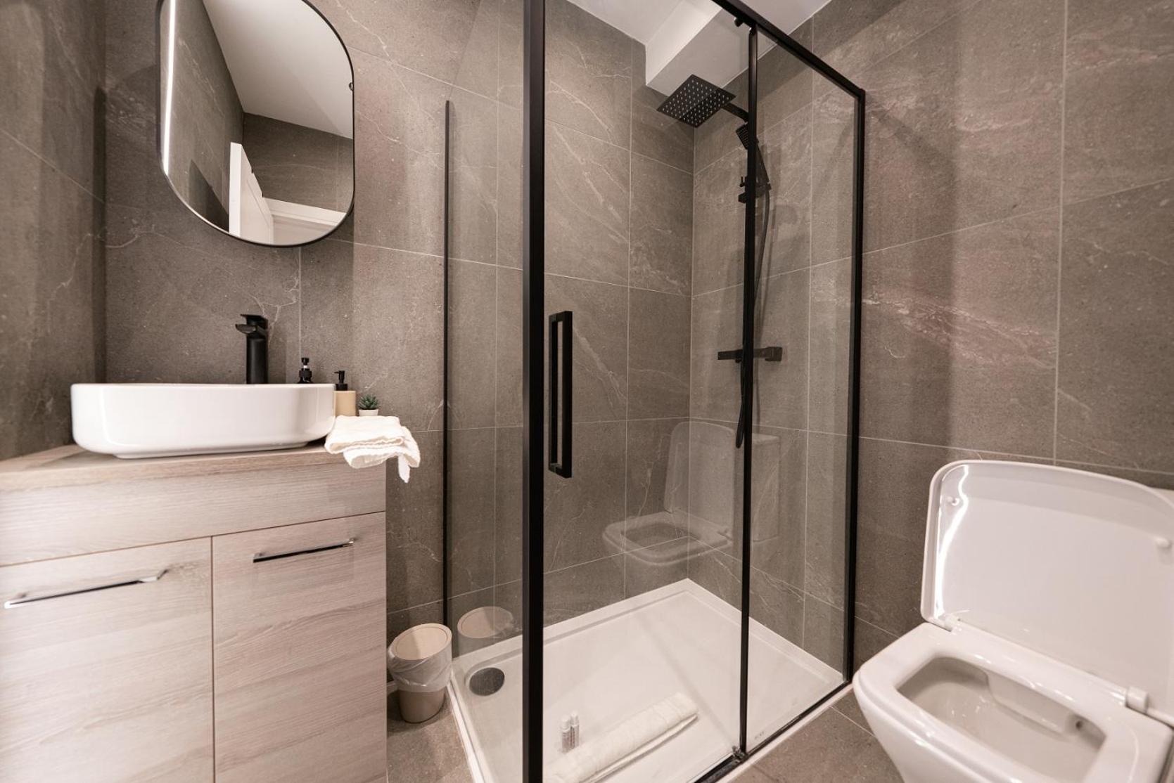 The Battersea Scenery - Elegant 2bdr Flat London
