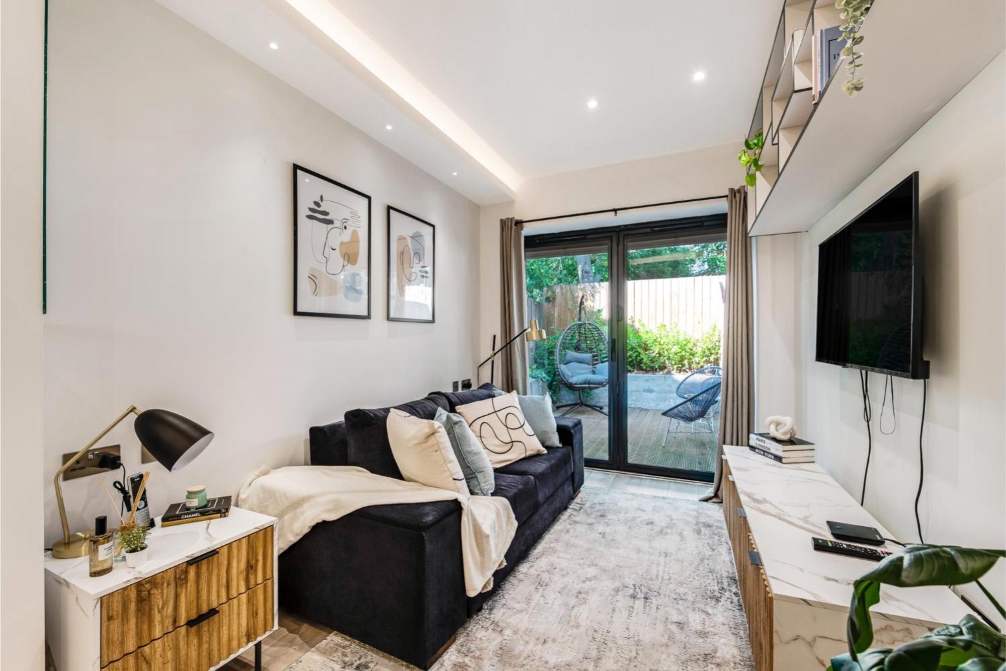 Chic Studio W/ Outdoor Space -excellent Location Lejlighed *