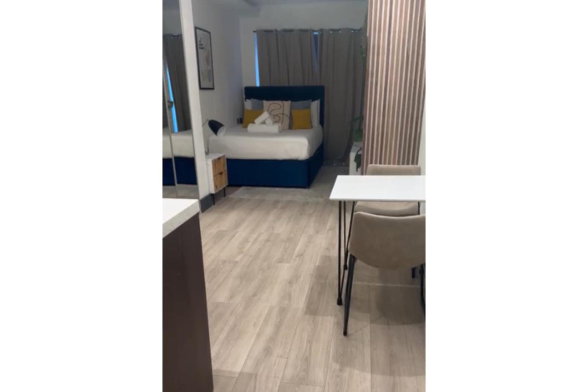 Chic Studio W/ Outdoor Space -excellent Location Lejlighed London