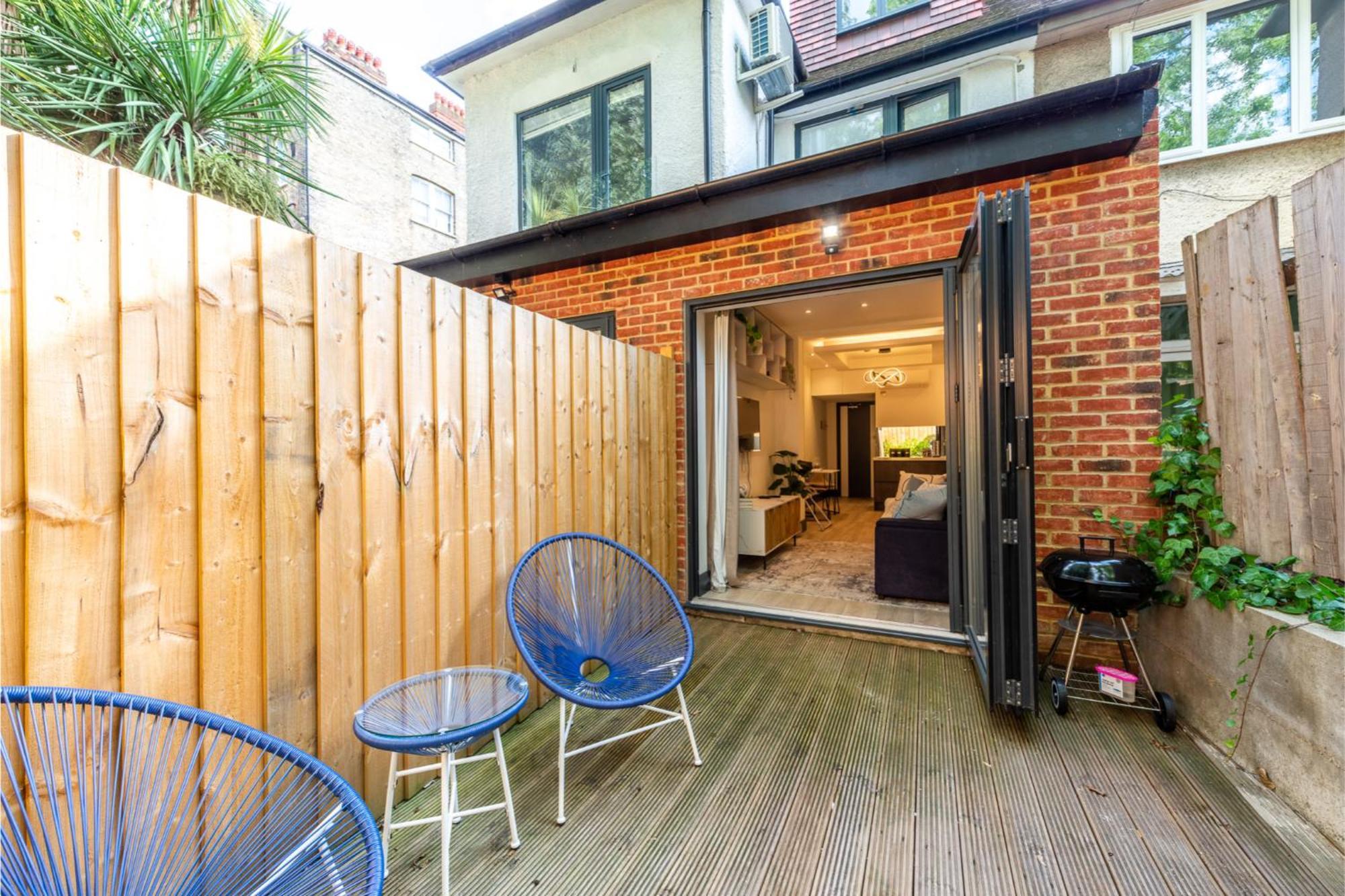 Chic Studio W/ Outdoor Space -excellent Location Lejlighed *
