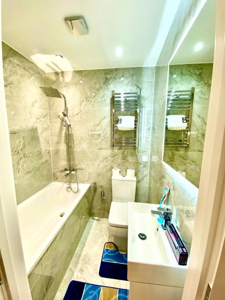 Comfortable One Bedroom Flat With Car Park In Appartement Londres