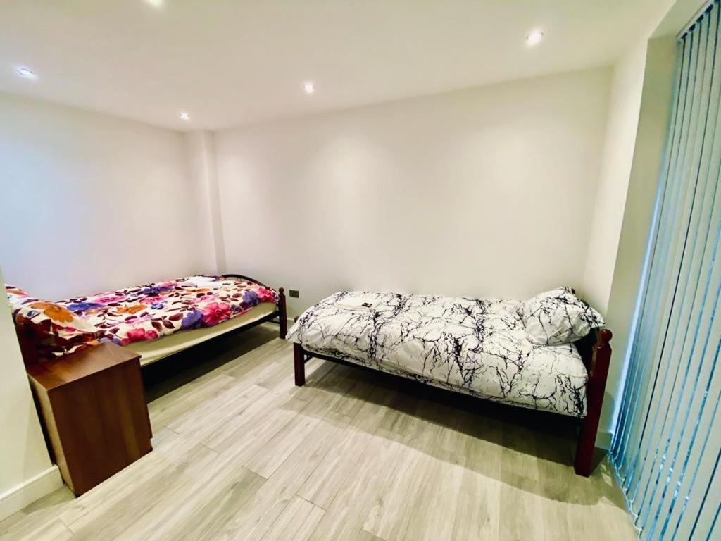 Comfortable One Bedroom Flat With Free Car Park In