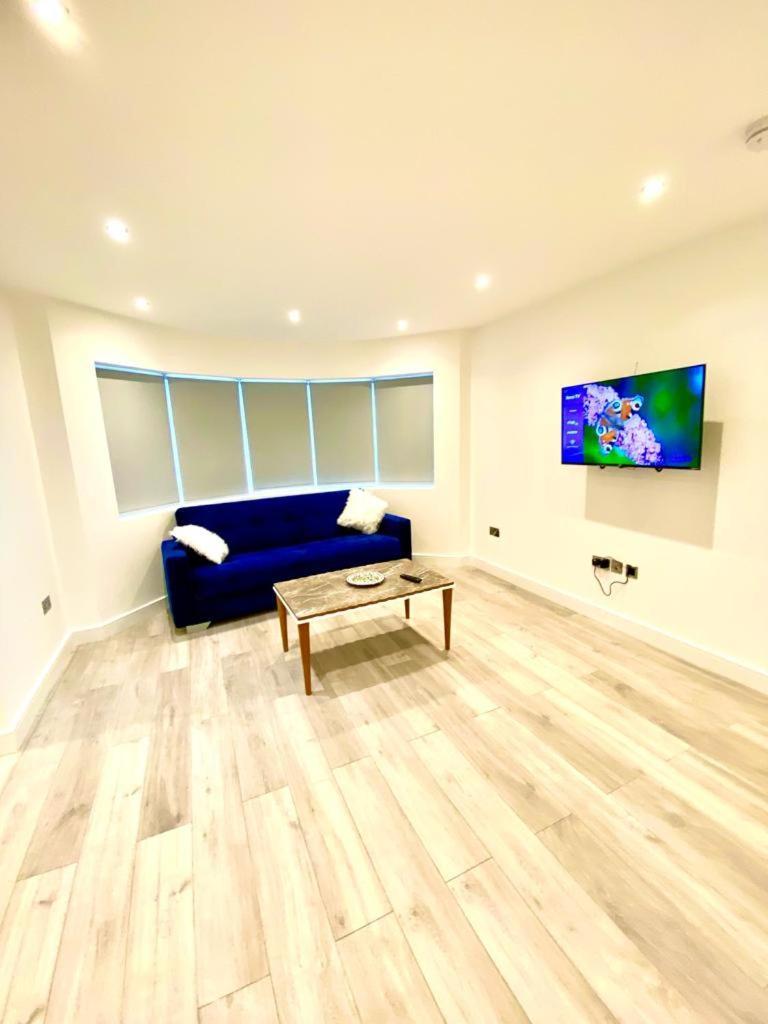 Comfortable One Bedroom Flat With Free Car Park In Appartement *