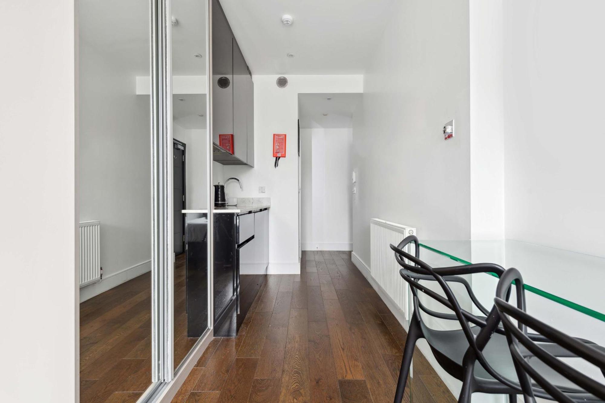Apartment Golden Square *