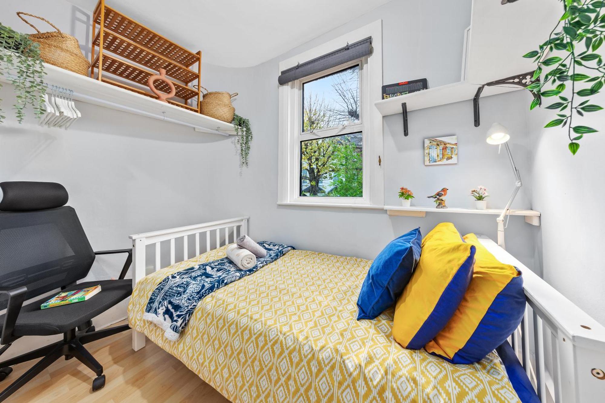 Artist's Bright Hampstead Heath Village 2 Bed Appartement