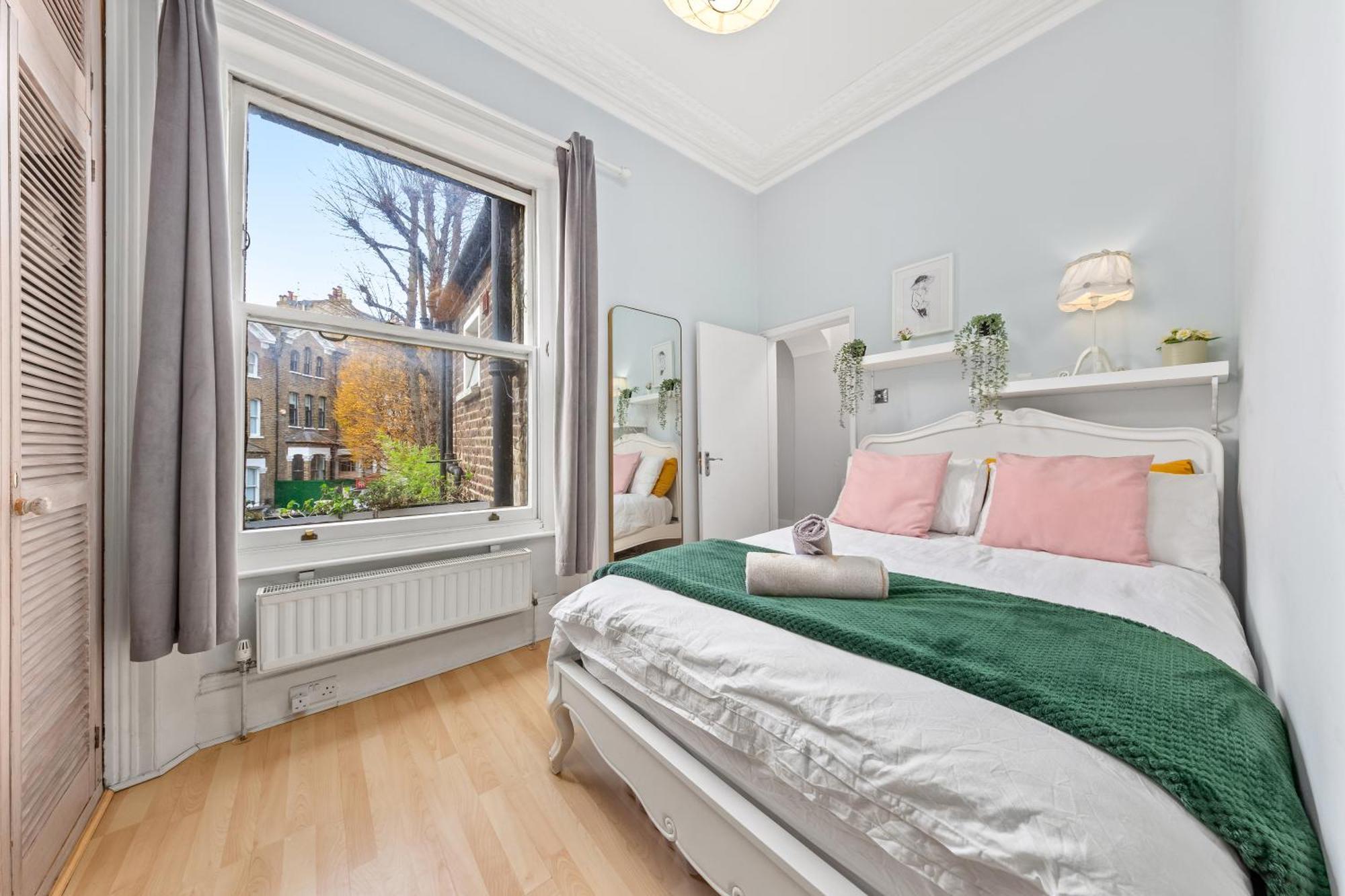 Artist's Bright Hampstead Heath Village 2 Bed Appartement Londres