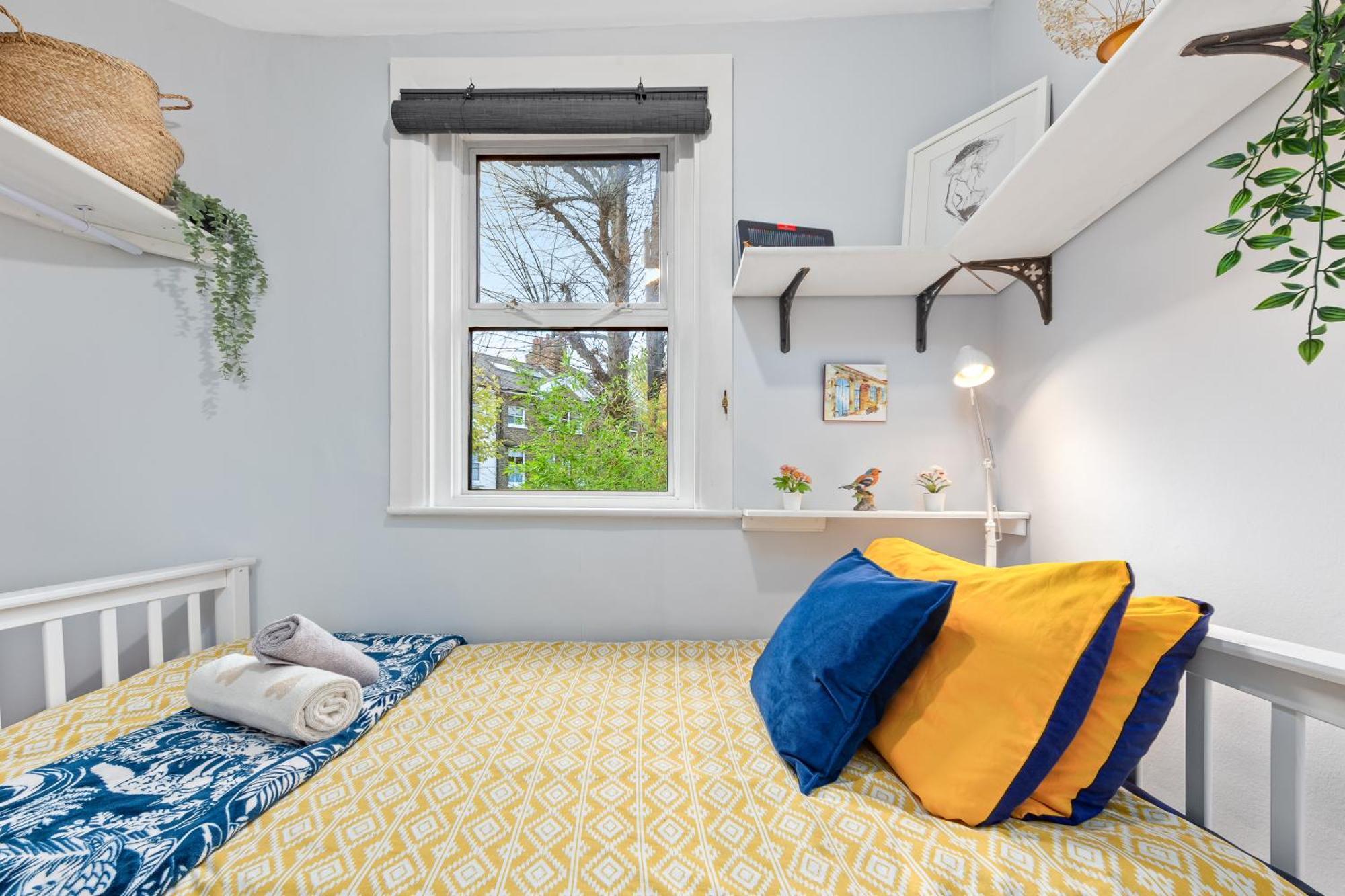 Artist's Bright Hampstead Heath Village 2 Bed Appartement