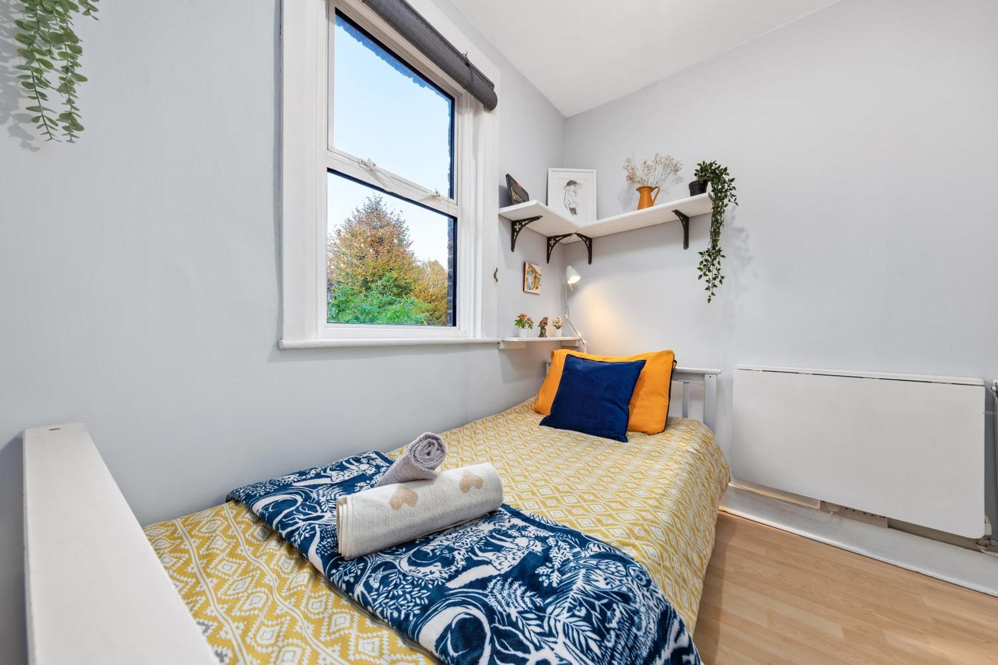Artist's Bright Hampstead Heath Village 2 Bed Appartement