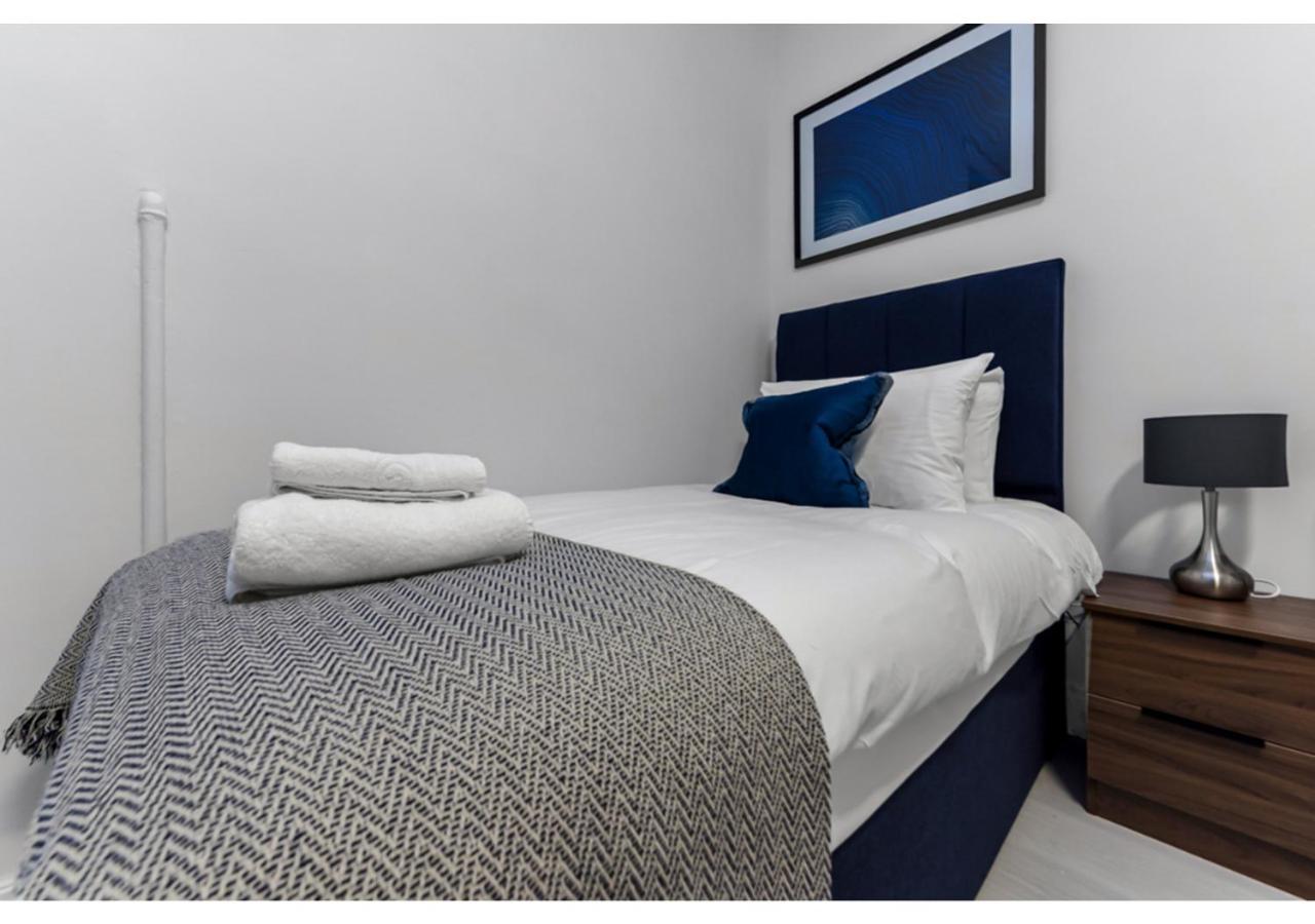 Captivating 2 Bd Flat In Londen