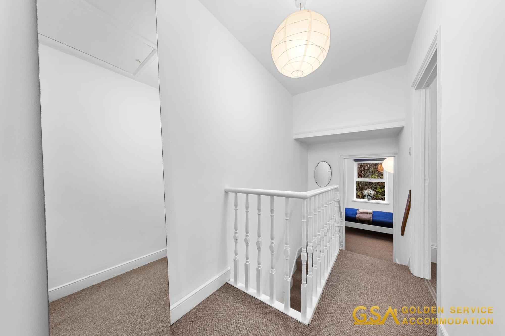 Holiday home Stylist And Cosy 3 Bed House Leytonstone Sleeps 7