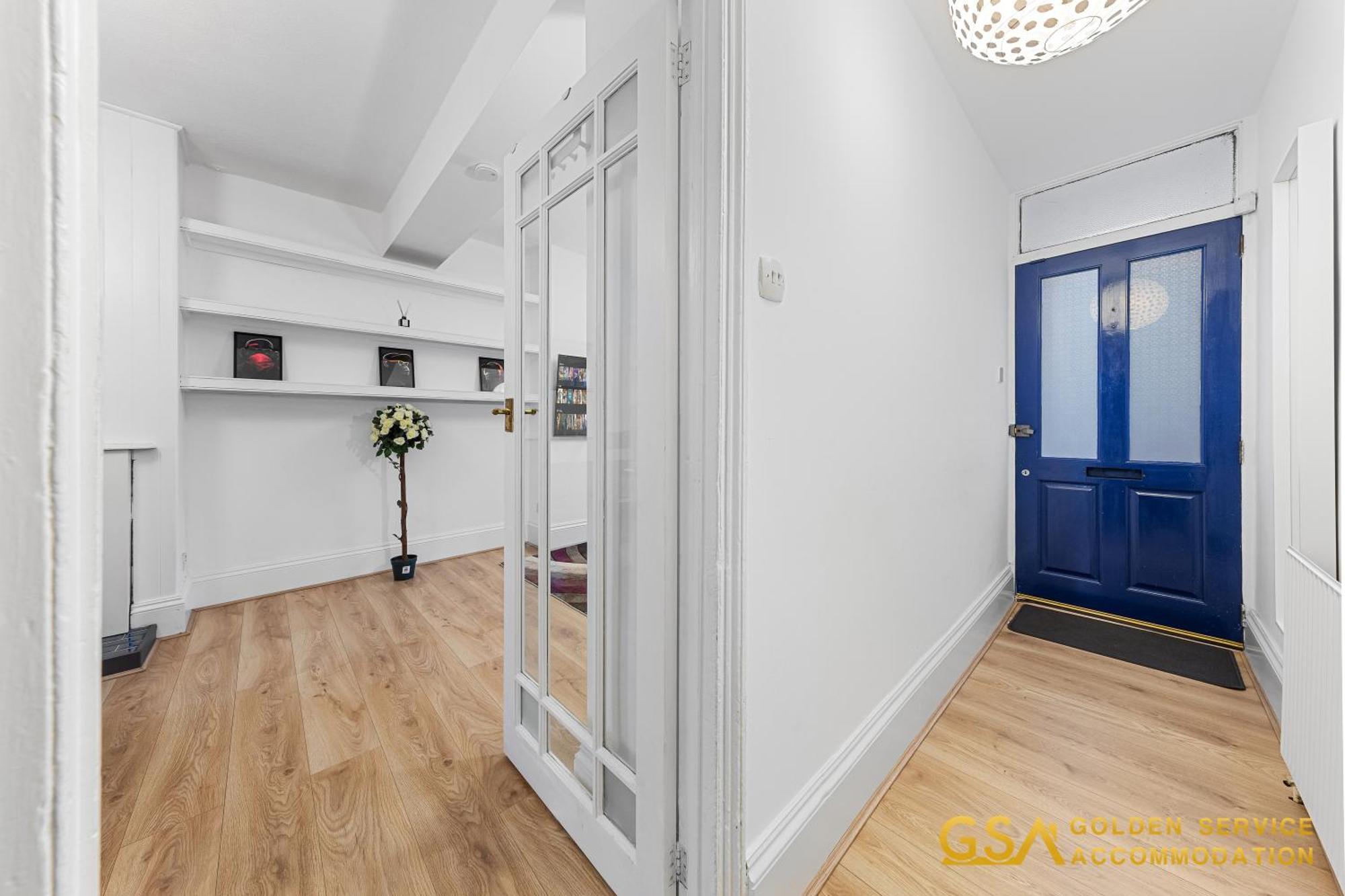 Stylist And Cosy 3 Bed House Leytonstone Sleeps 7 Holiday home