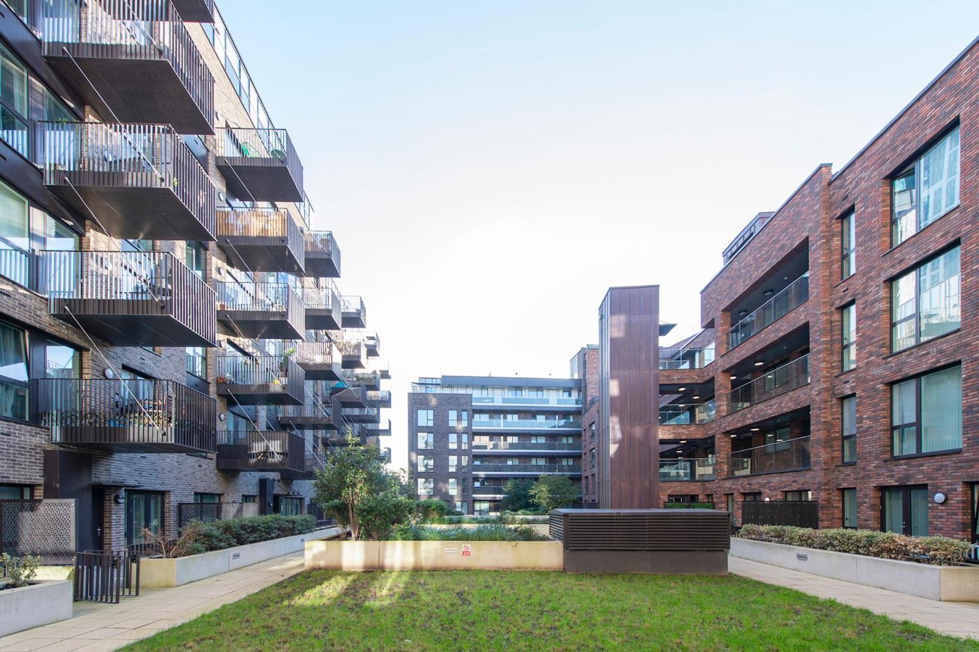 Stunning Luxury 2 Bedroom Appartamento *