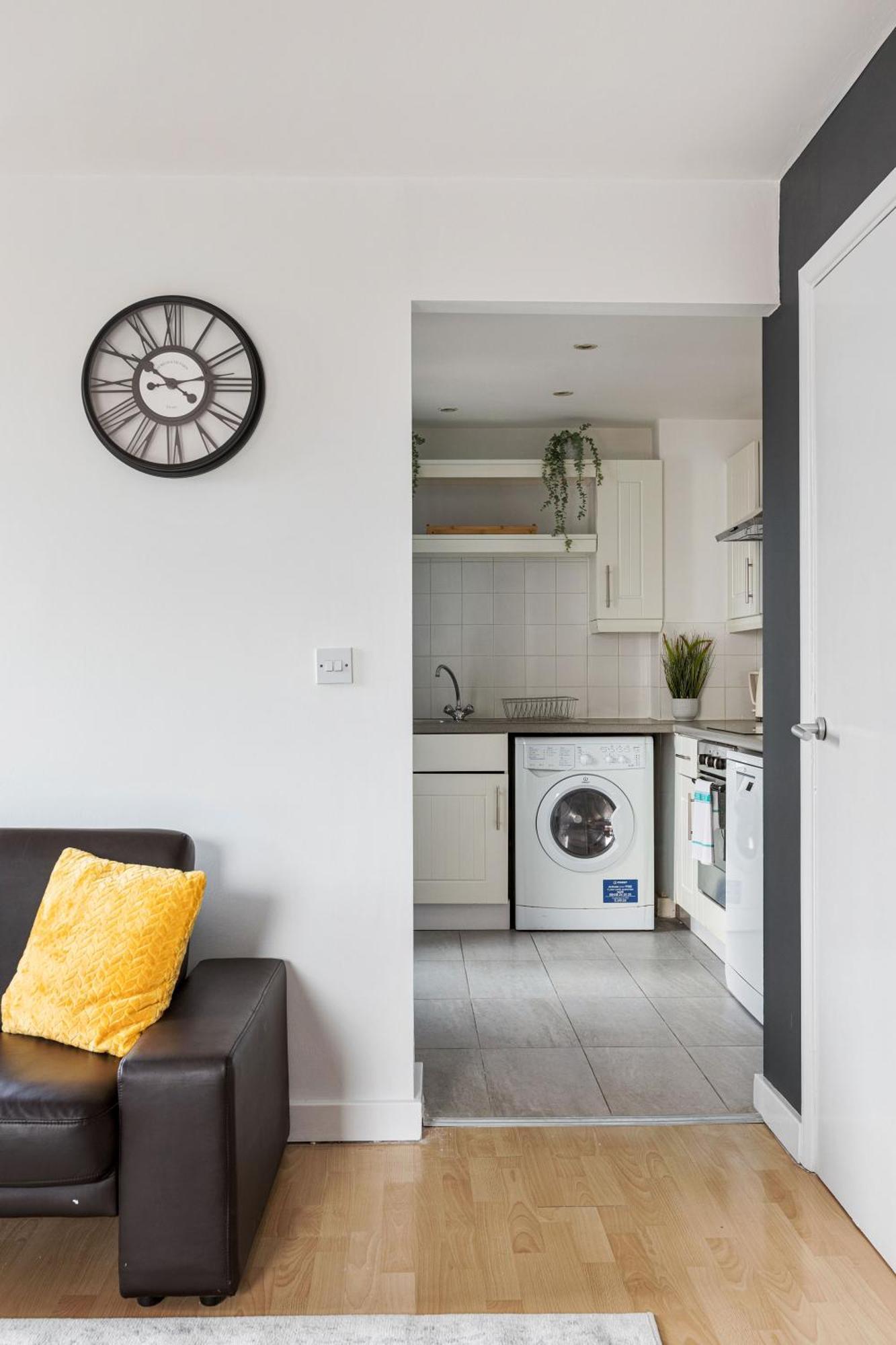 2bed2bath Spacious Modern Near Csm *