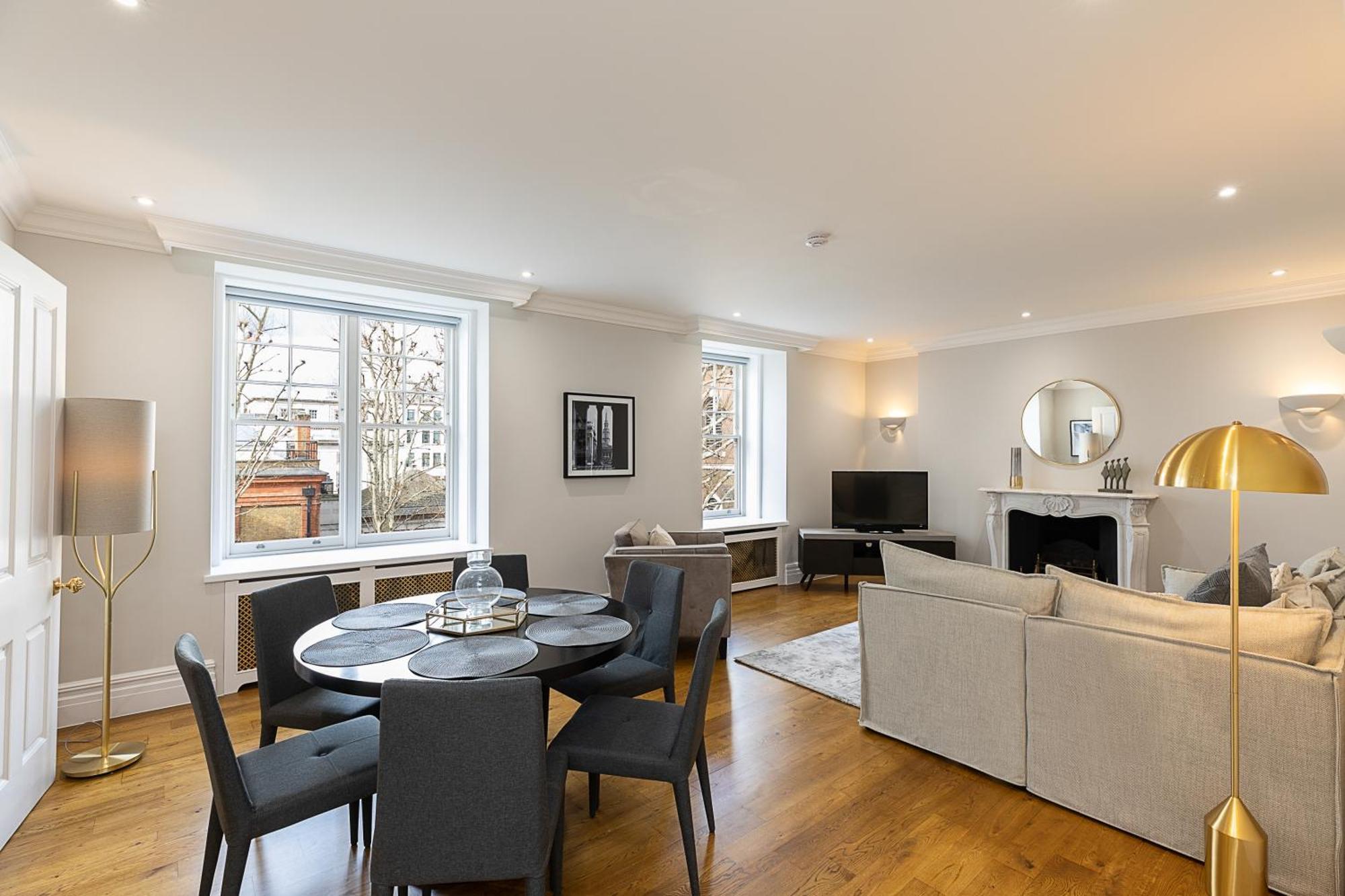 Astonishing Flats Near Mayfair & Piccadilly Circus * London
