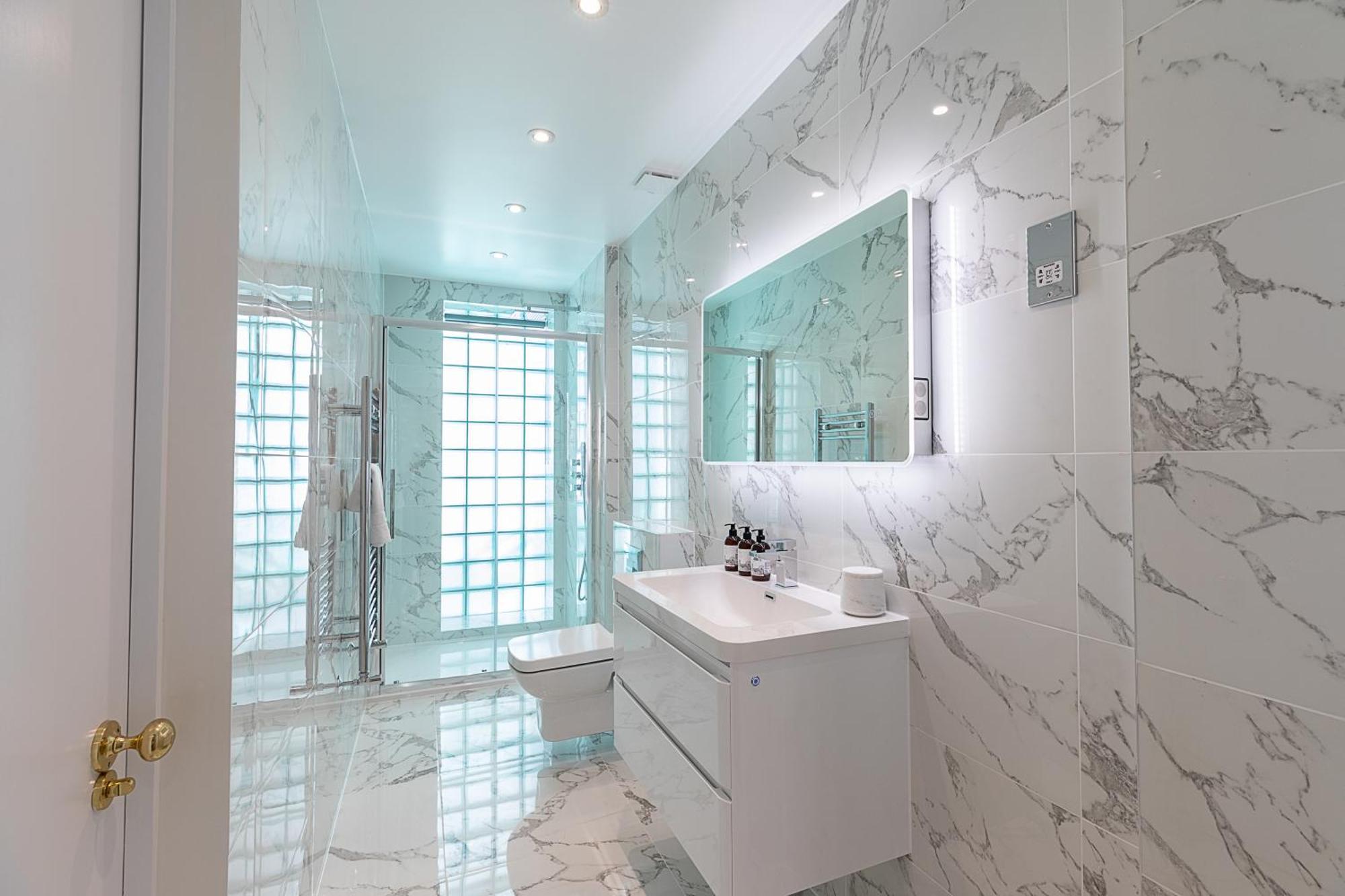 Astonishing Flats Near Mayfair & Piccadilly Circus Apartment *