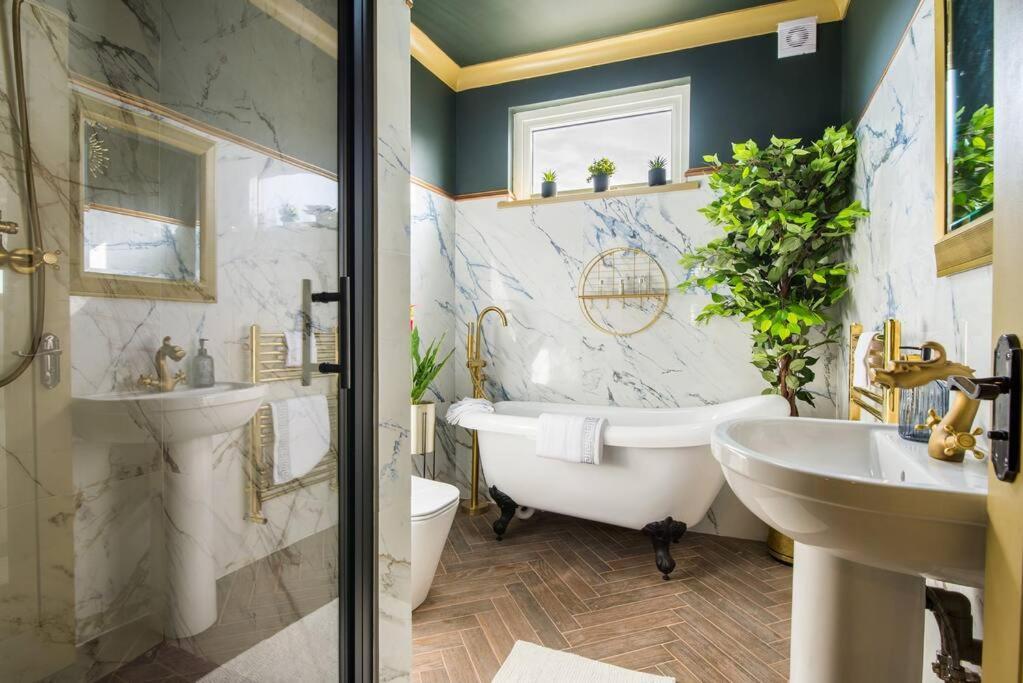 Lejlighed Lux Versace Pad Sleeps 10 Hot Tub, Cinema & Games London