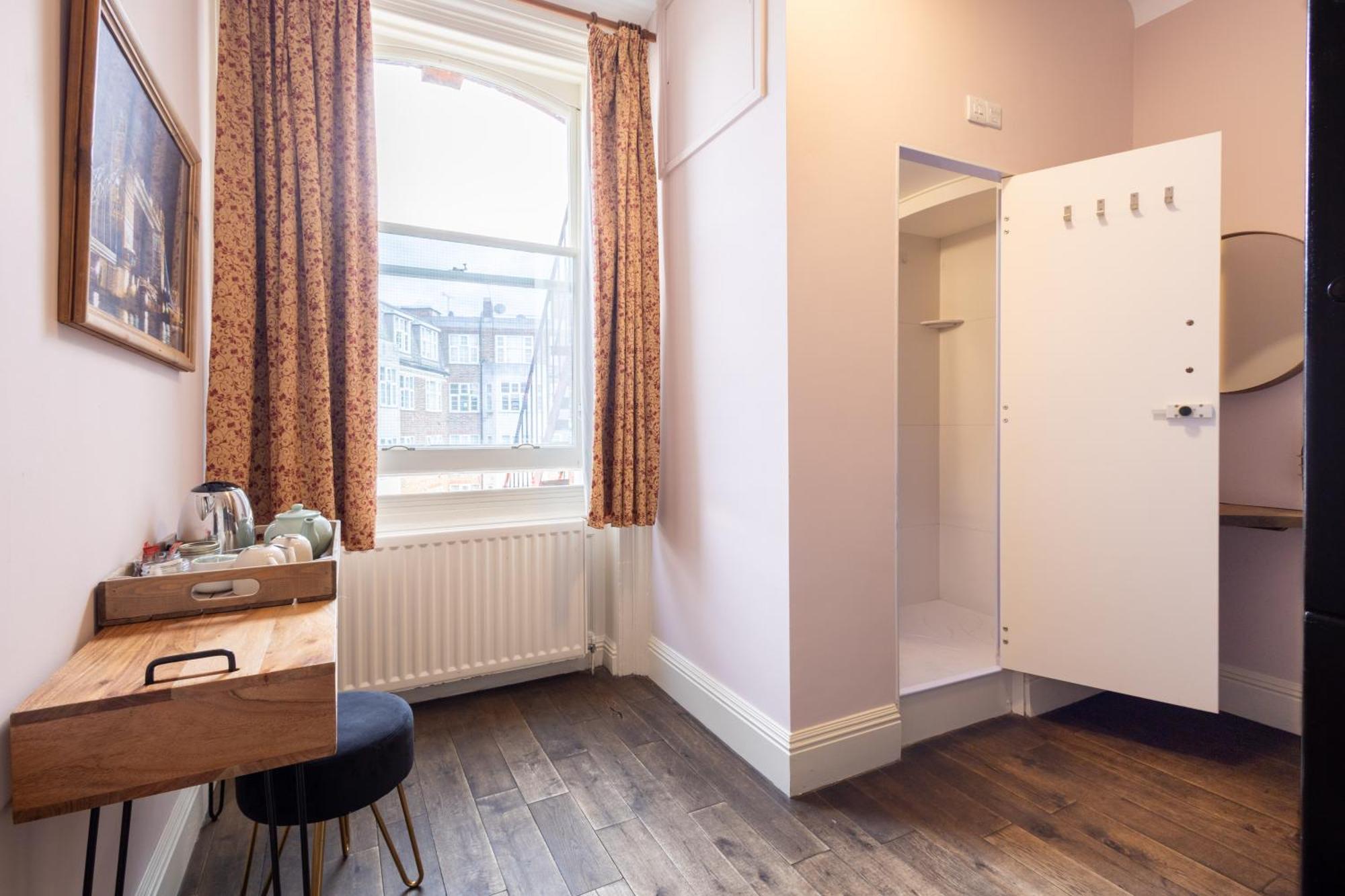 Palmers Swiss Hostel