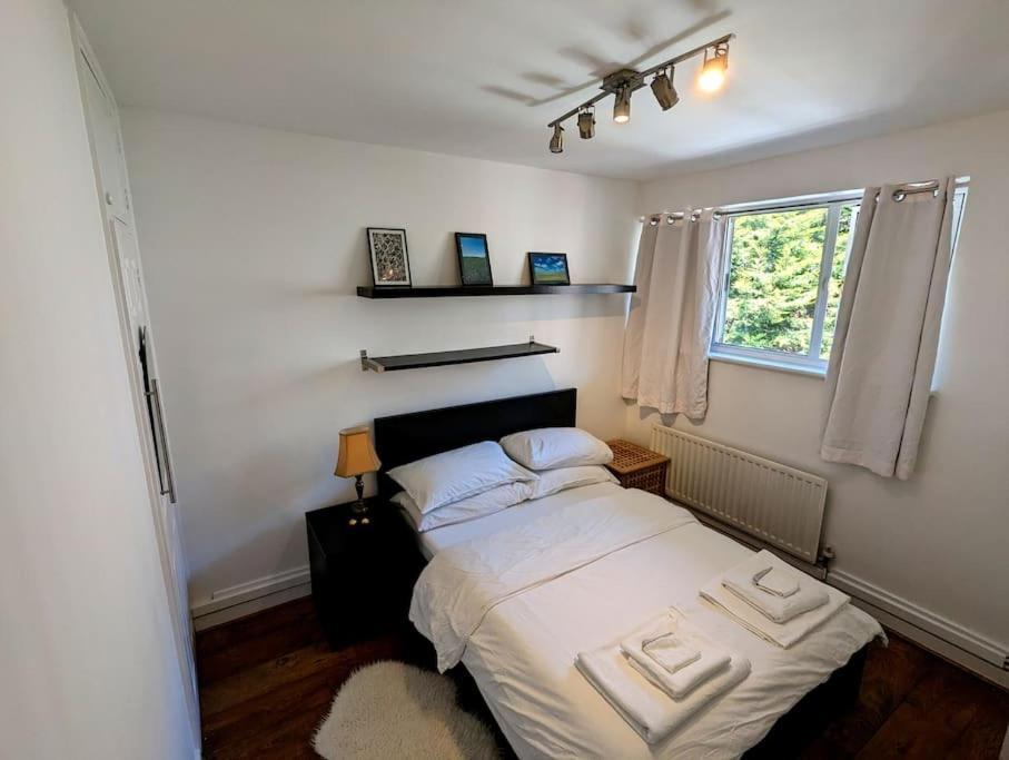 Charming 2-bed Garden Flat * London