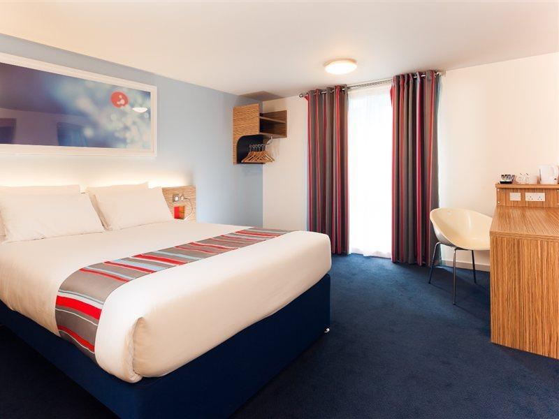 Travelodge Road Hotel 3*