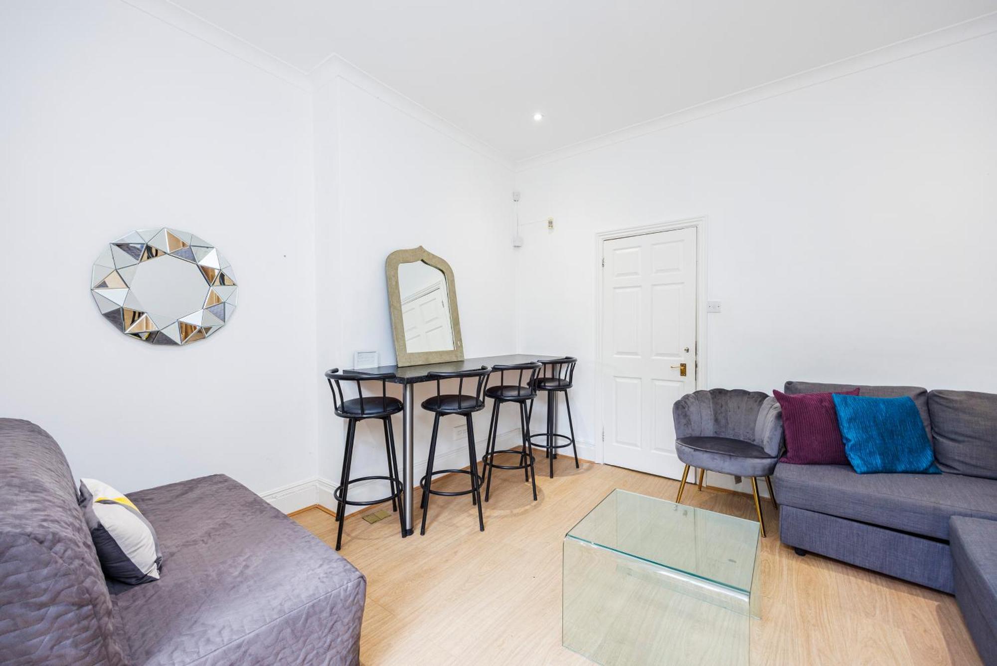Larger Groups With Garden And Parking * Londra