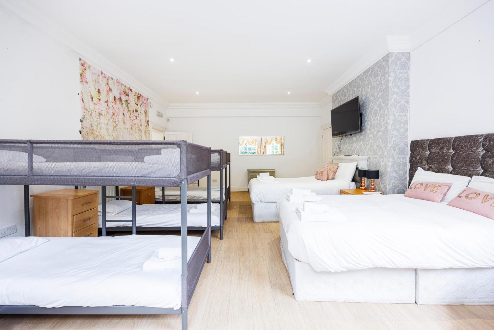 Larger Groups With Garden And Parking * Londra