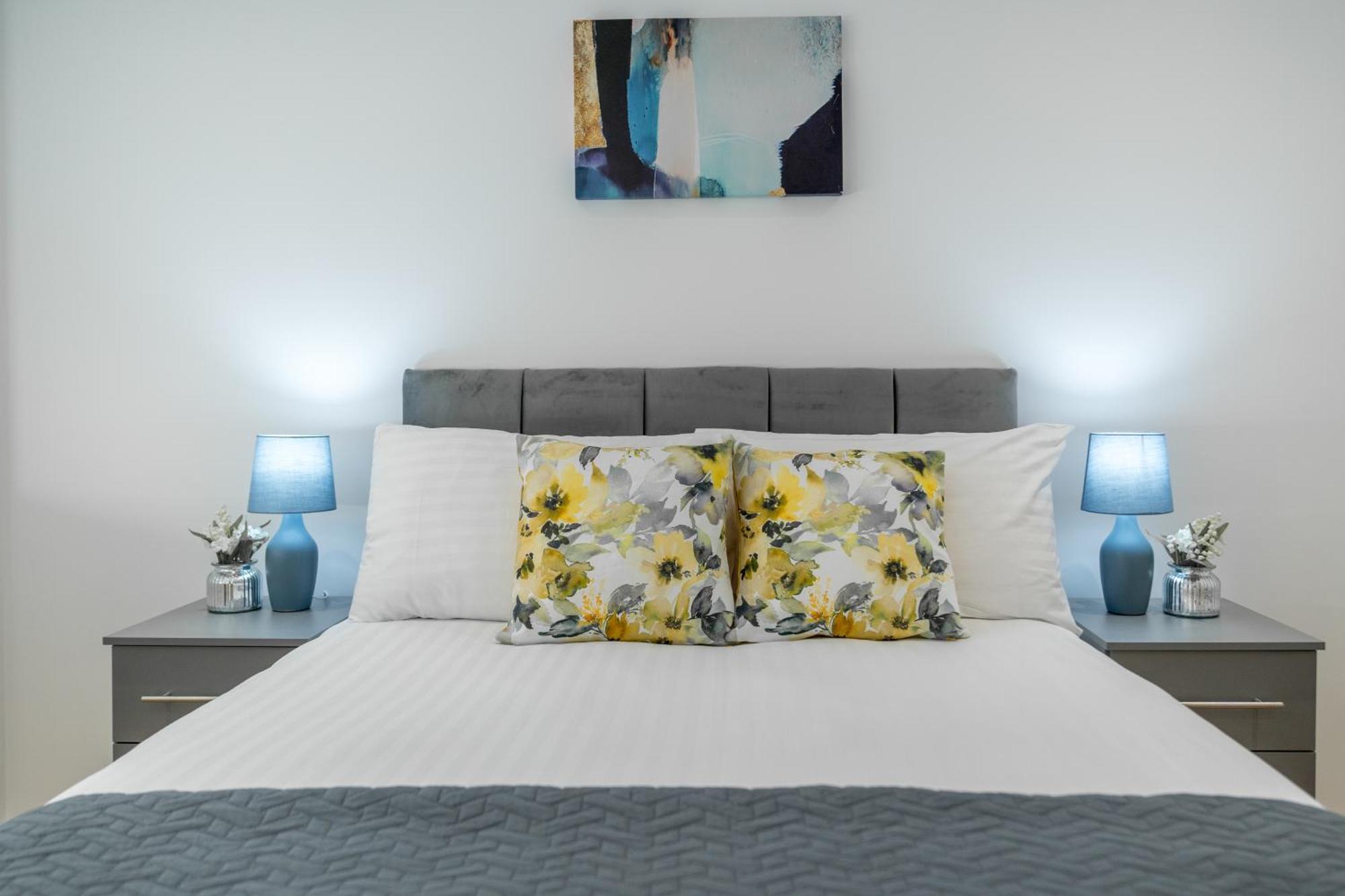 Skyvillion: Thames View Near Attractions Apartment London