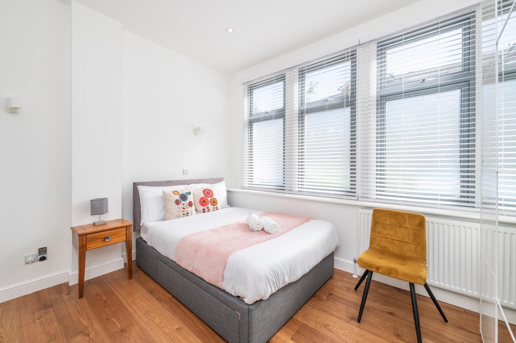 Spacious City Eye, Westminster, Big Ben, Vauxhall Station * Londra
