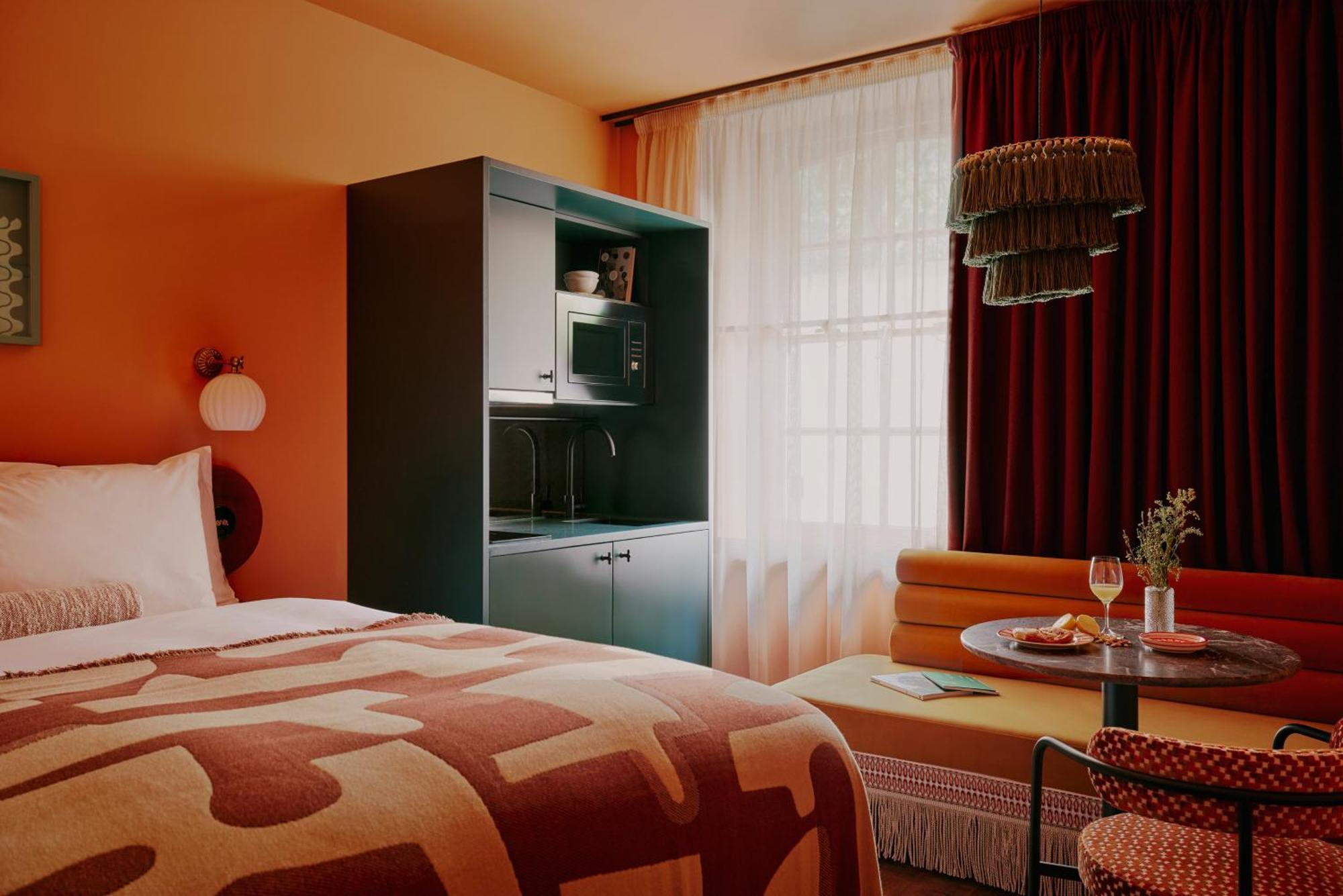 Hotel Ember Locke Kensington