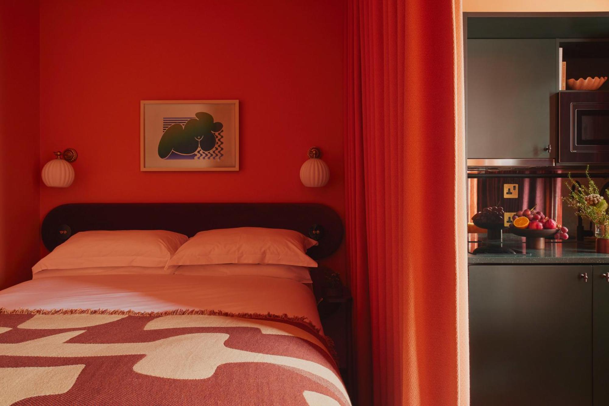 Ember Locke Kensington Hotel 4*