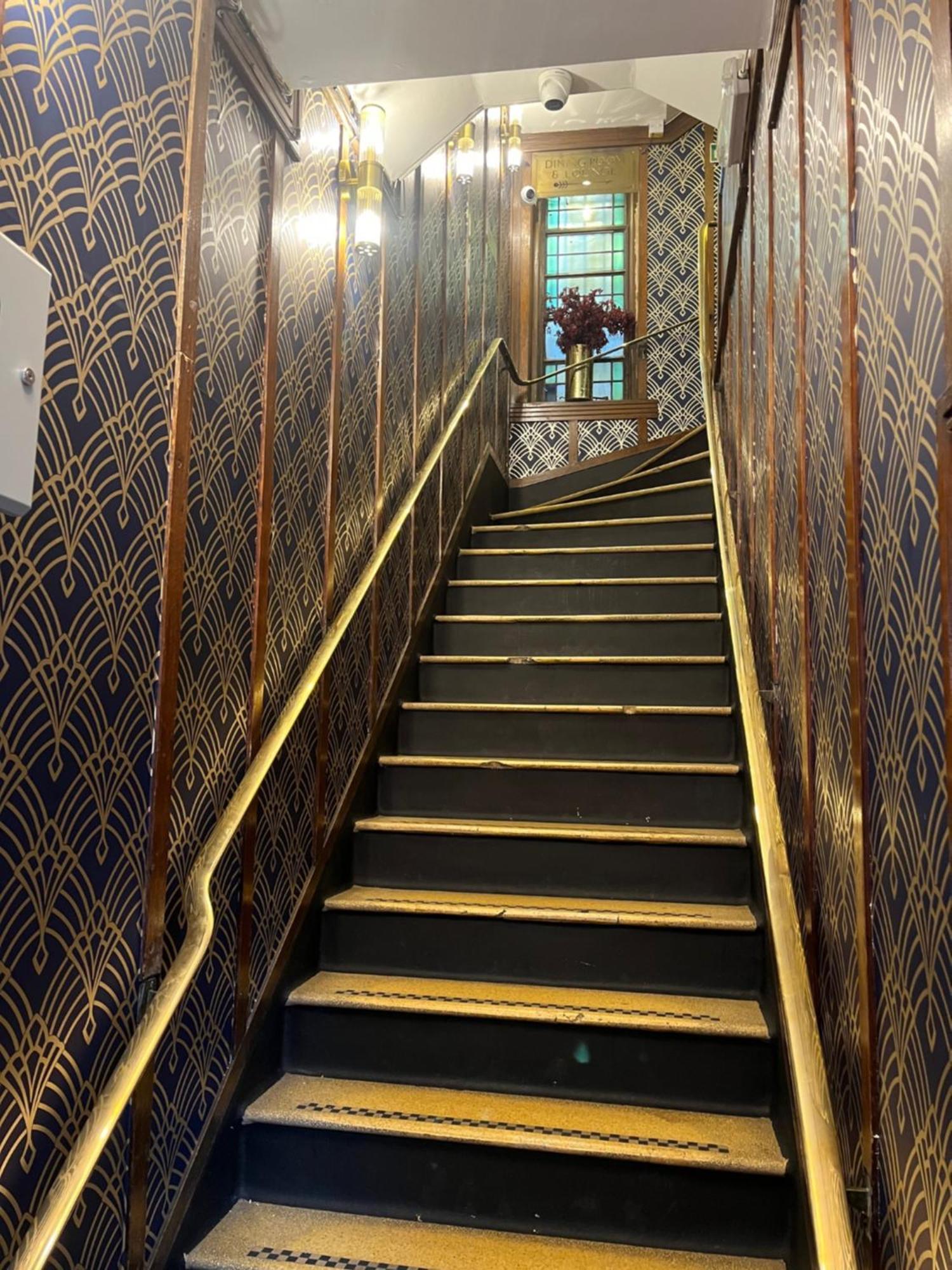 The Walrus Bar&hostel London